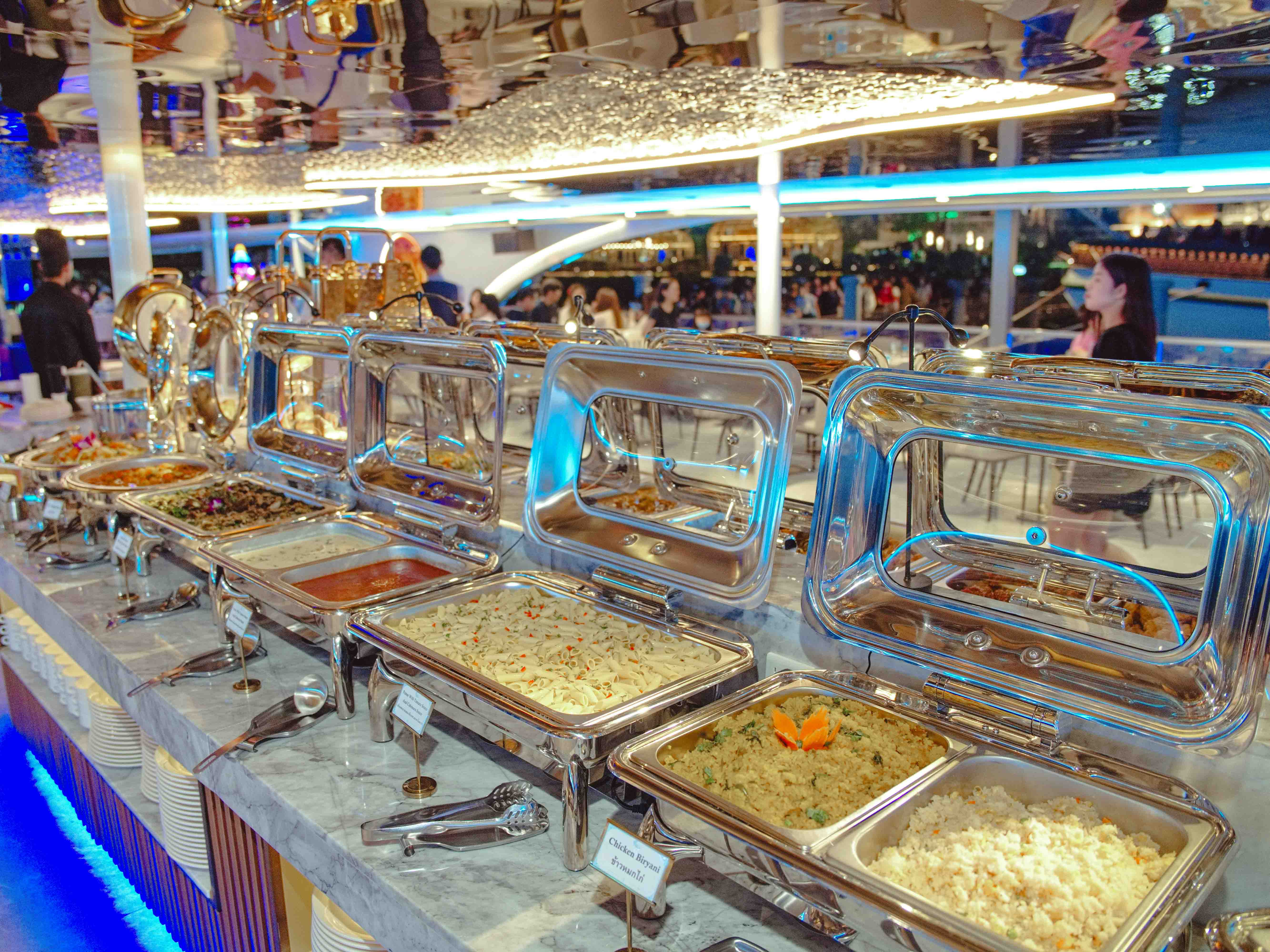 Dinner: เจ้าพระยา The Planet Cruise  Free!! Mini Birthday Cake