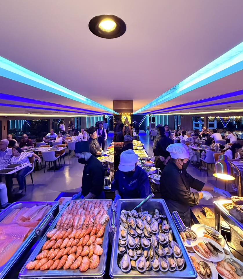 Dinner: เจ้าพระยา Royal Princess Cruise  Free!! Birthday Cake