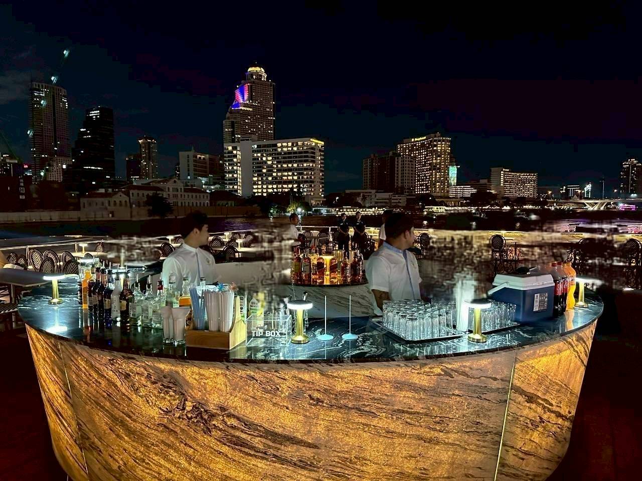 Twilight: วันปีใหม่ Noah Cruise (โปรแกรม Celebrate New Year Eve 2026 Dinner Cruise) วันพุธ ที่ 31 ธันวาคม 2568