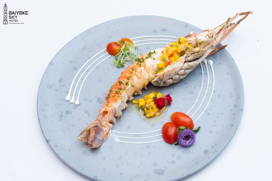 Dinner: วันวาเลนไทน์!! ตึกใบหยกสกาย Crystal Grill Restaurant ชั้น 82 – Special Menu & International Specialized Premium Seafood & Steak Buffet บุฟเฟ่ต์ไม่จำกัดเวลา วันเสาร์ ที่ 14 กุมภาพันธ์ 2569