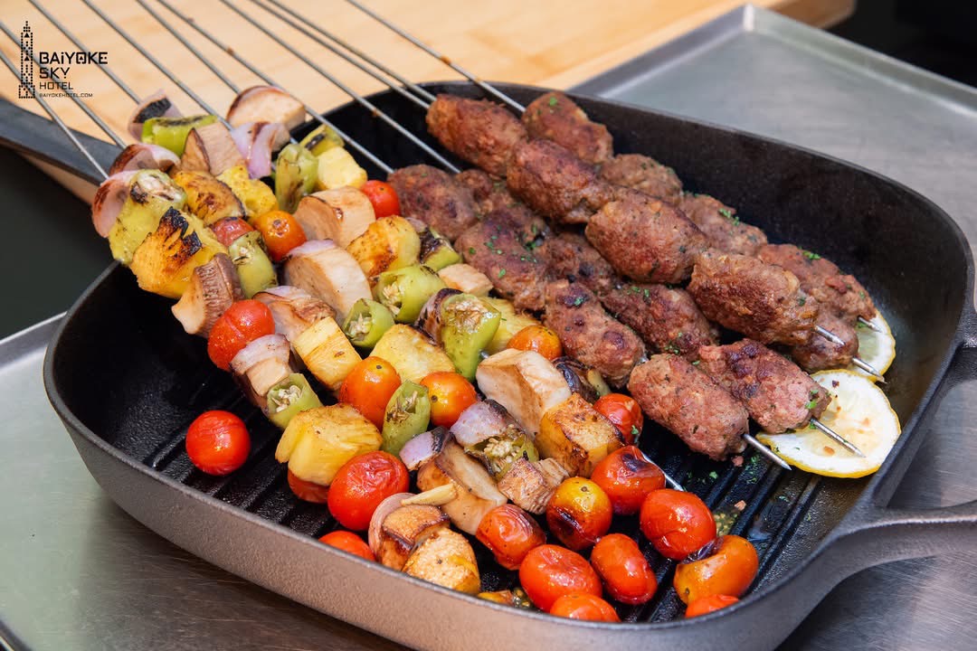 Dinner: ตึกใบหยกสกาย Stella Palace Restaurant ชั้น 79 – Premium Chinese Grill + Steak Buffet บุฟเฟ่ต์ 2 ชม.