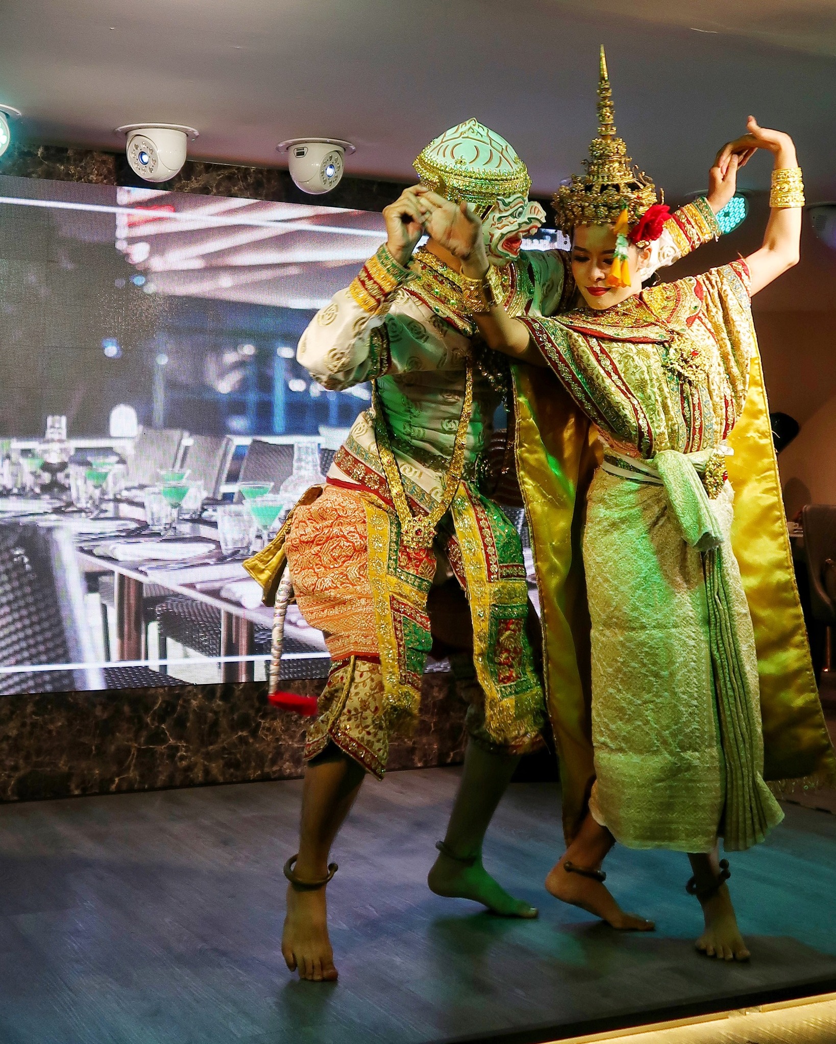 Dinner: เจ้าพระยา VIVA Alangka Cruise Promotion!! มา 4 จ่าย 3  Free!! Flow Beer Free!! Mini Birthday Cake