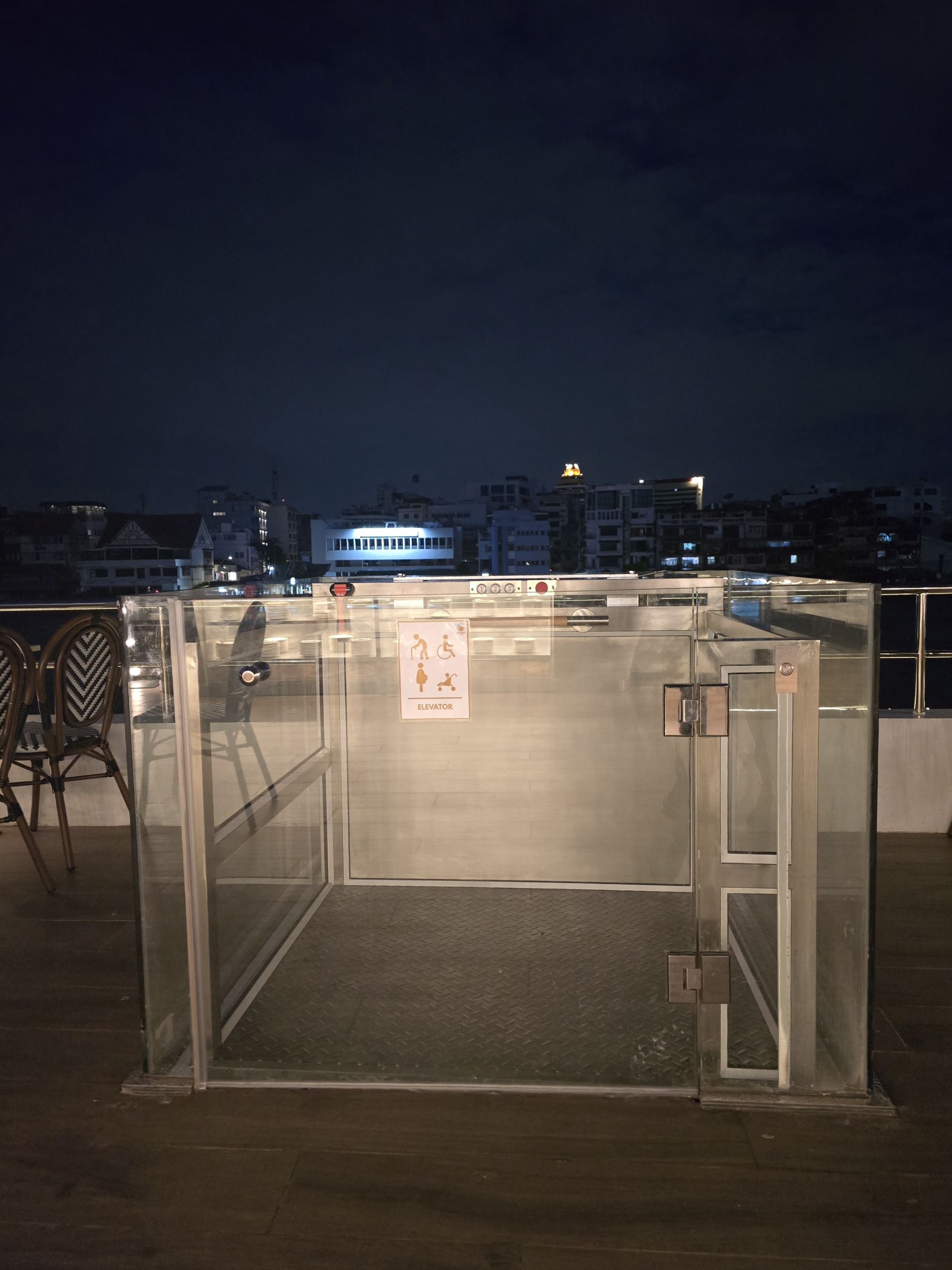 Countdown: วันปีใหม่ เคานท์ดาวน์!! Noah Cruise (โปรแกรม Celebrate New Year Eve 2026 Dinner Cruise) วันพุธ ที่ 31 ธันวาคม 2568