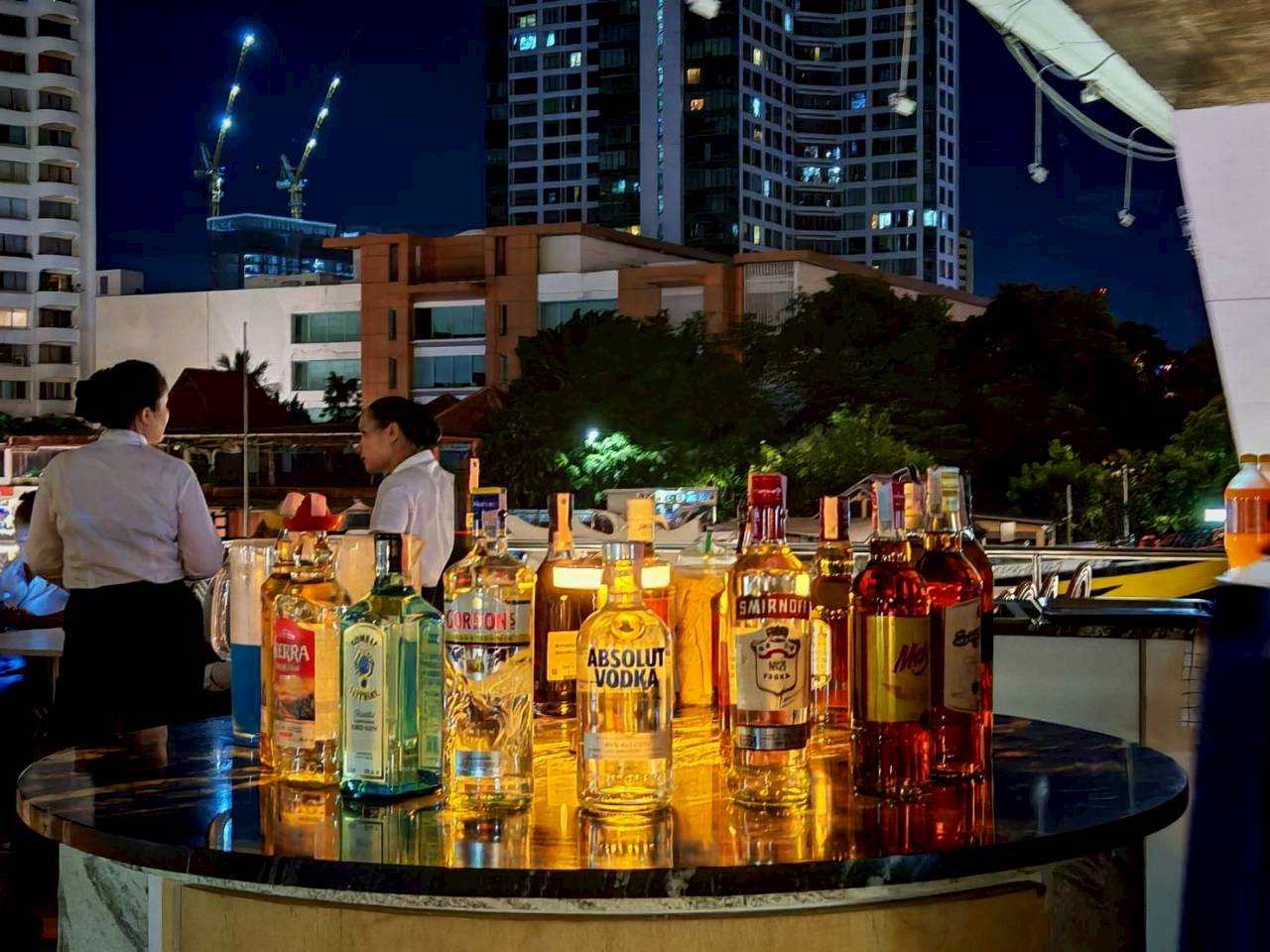 Countdown: วันปีใหม่ เคานท์ดาวน์!! Noah Cruise (โปรแกรม Celebrate New Year Eve 2026 Dinner Cruise) วันพุธ ที่ 31 ธันวาคม 2568