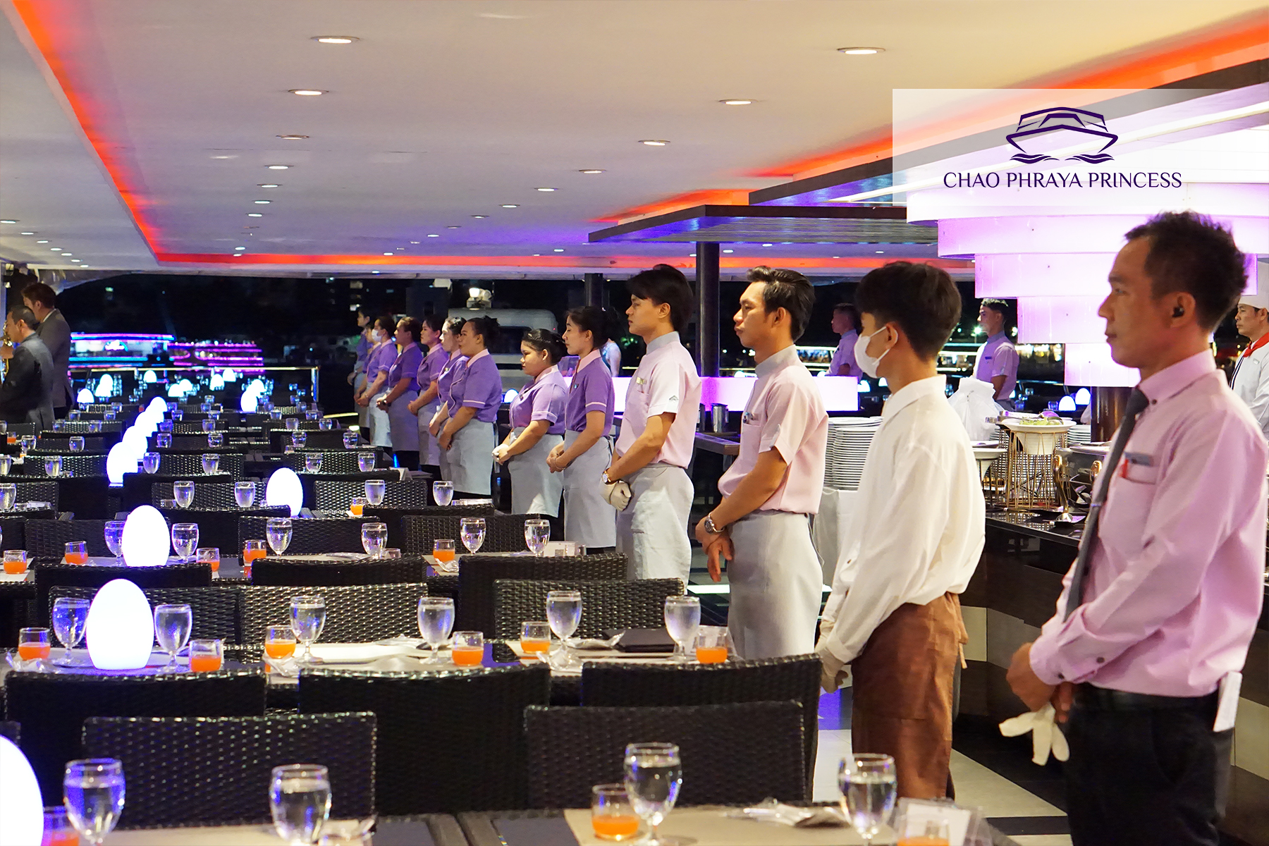 Dinner: เจ้าพระยา ChaophrayaPrincess Cruise (โปรแกรม Dinner Cruise)-ICON SIAM /ASIATIQUE Pier