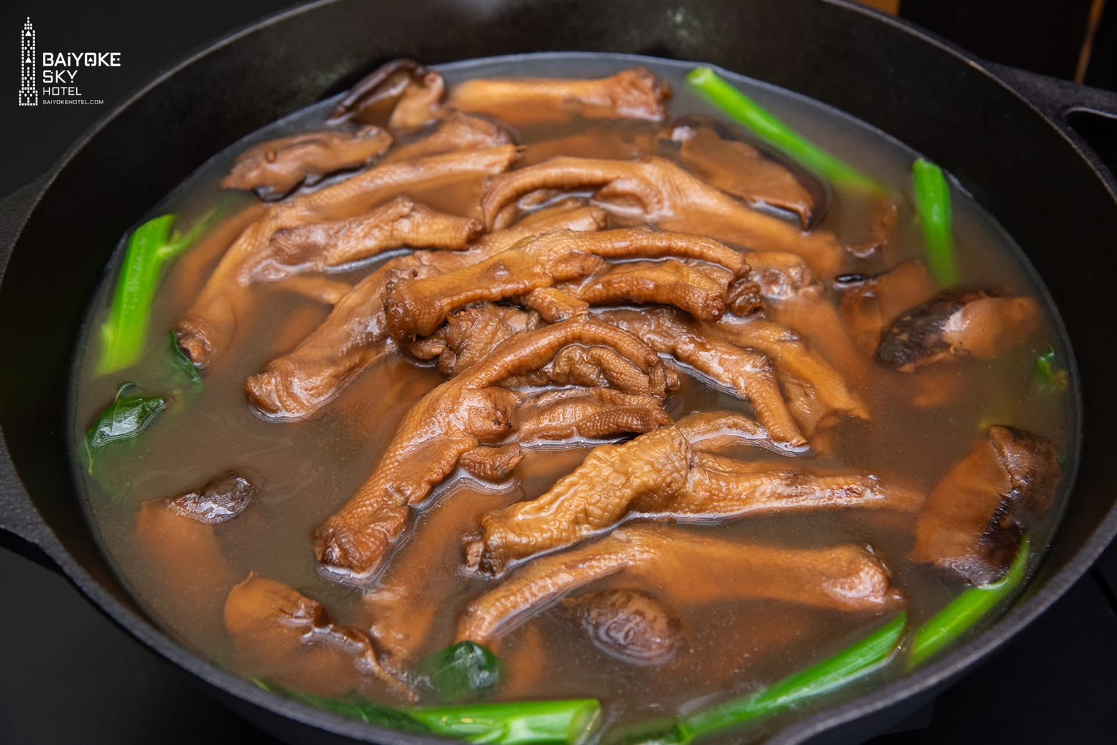 Dinner: ตึกใบหยกสกาย Stella Palace Restaurant ชั้น 79 – Premium Chinese Grill + Steak Buffet บุฟเฟ่ต์ 2 ชม.