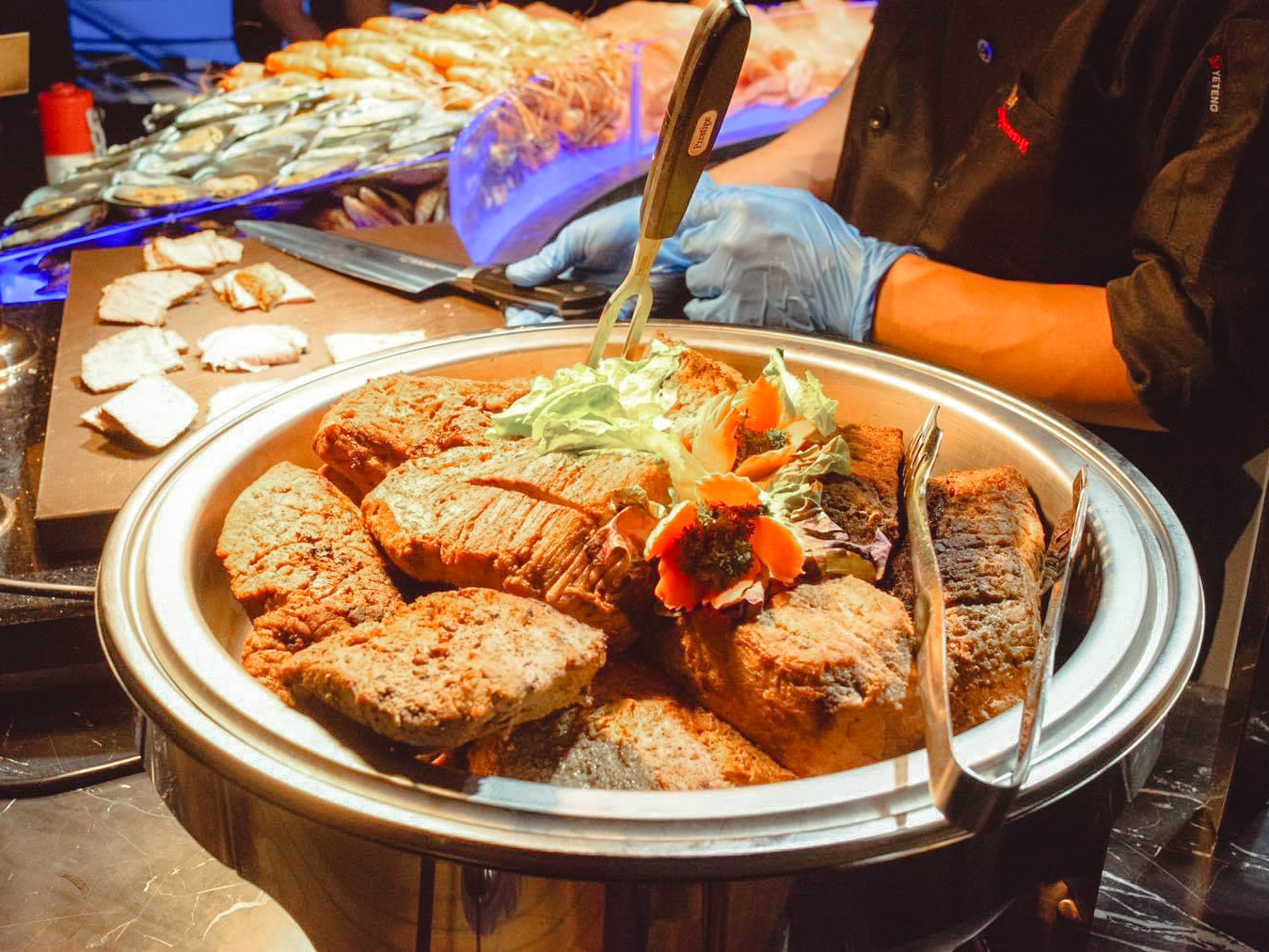 Dinner: เจ้าพระยา Royal Princess Cruise  Free!! Birthday Cake