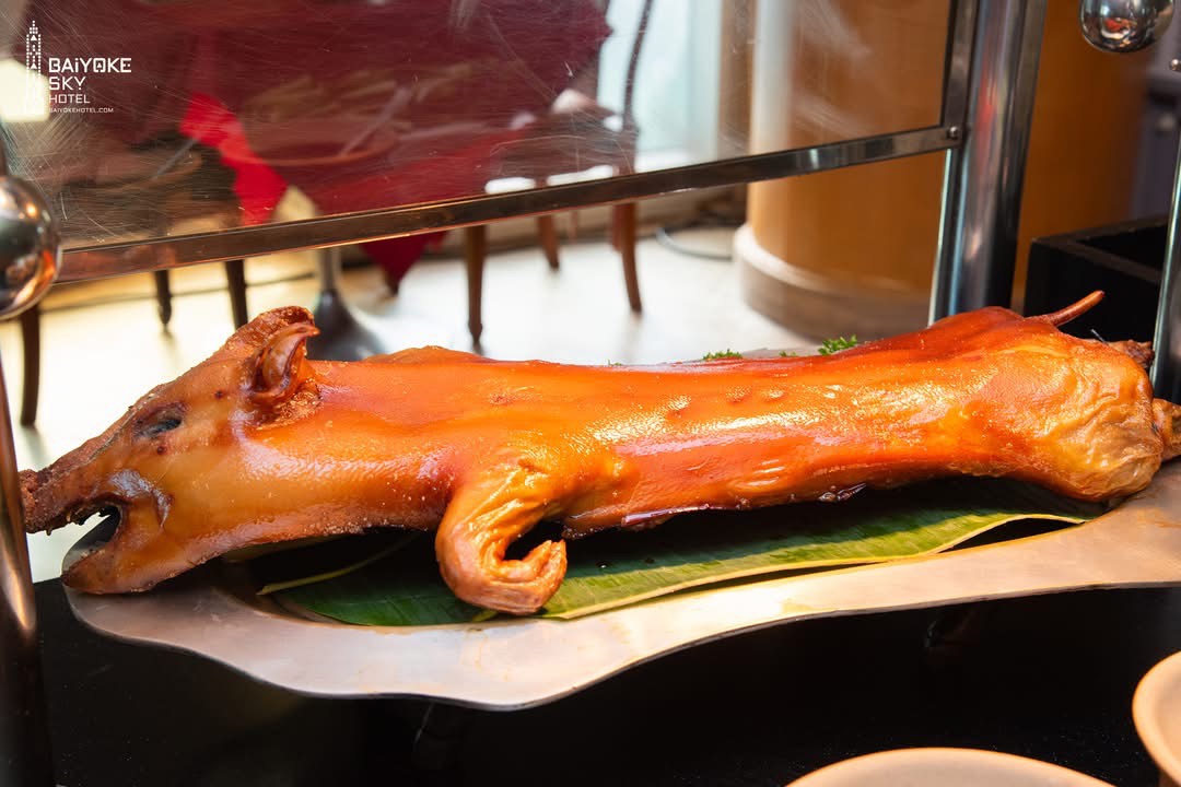 Dinner: ตึกใบหยกสกาย Stella Palace Restaurant ชั้น 79 – Premium Chinese Grill + Steak Buffet บุฟเฟ่ต์ 2 ชม.