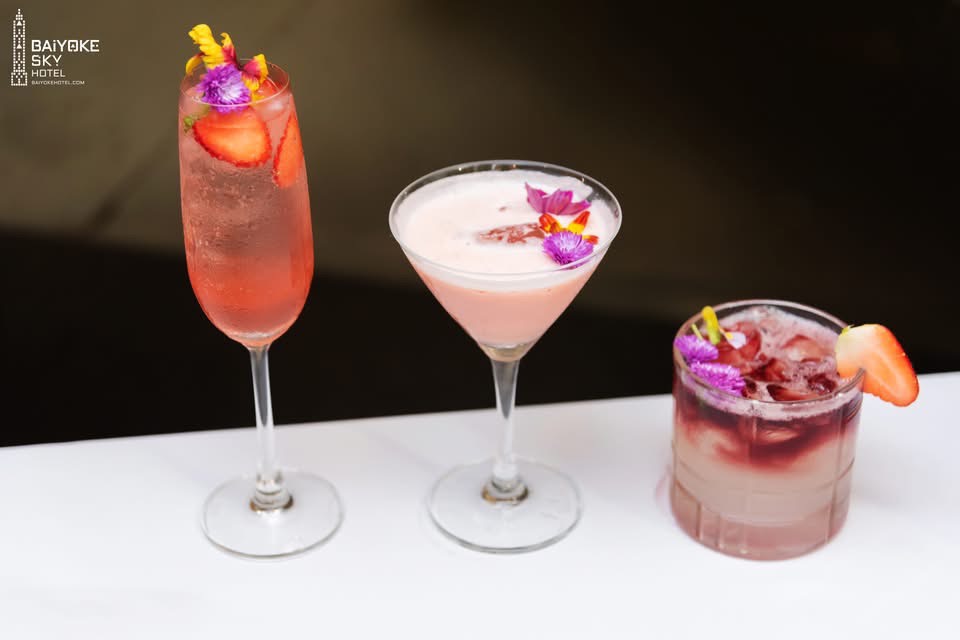 Dinner: วันวาเลนไทน์!! ตึกใบหยกสกาย Bangkok Balcony Indoor ชั้น 81 – Special Menu & International Premium Buffet บุฟเฟ่ต์ไม่จำกัดเวลา วันเสาร์ ที่ 14 กุมภาพันธ์ 2569