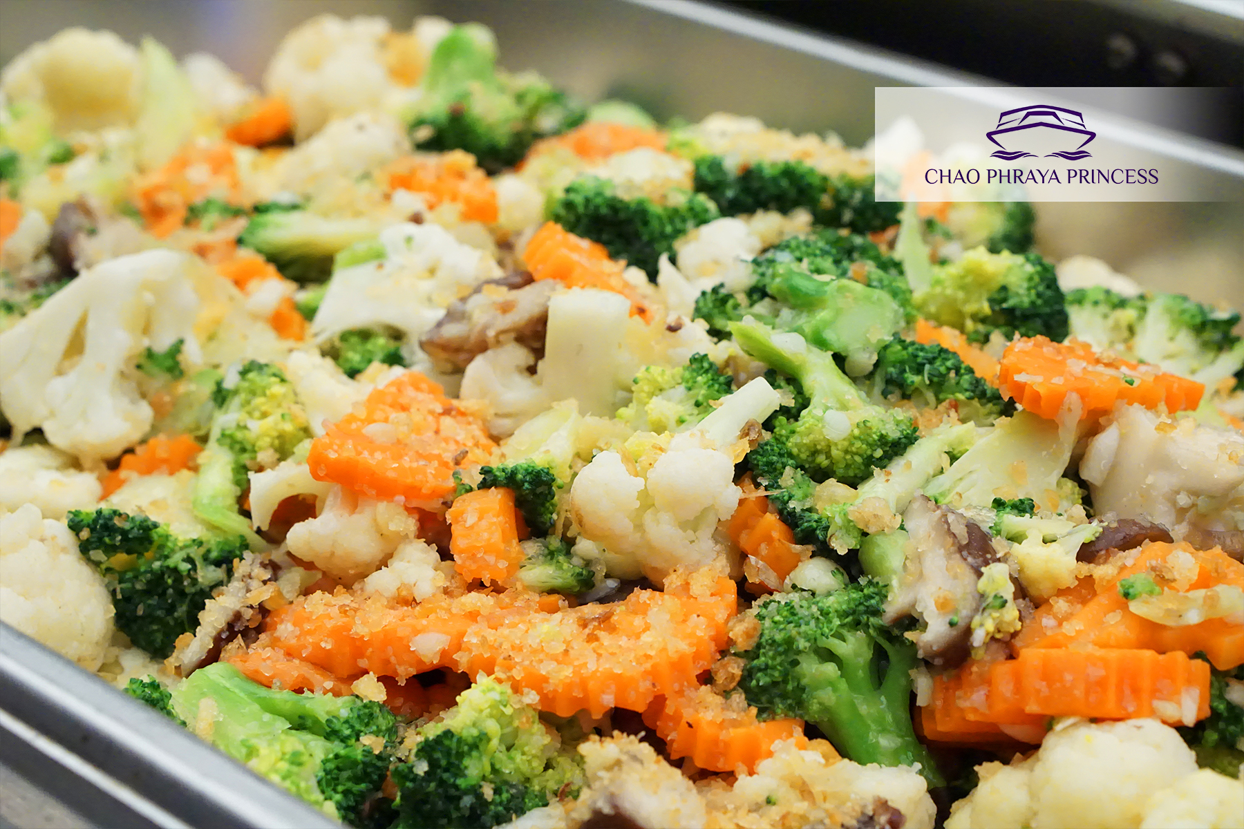 Dinner: เจ้าพระยา ChaophrayaPrincess Cruise (โปรแกรม Dinner Cruise)-ICON SIAM /ASIATIQUE Pier