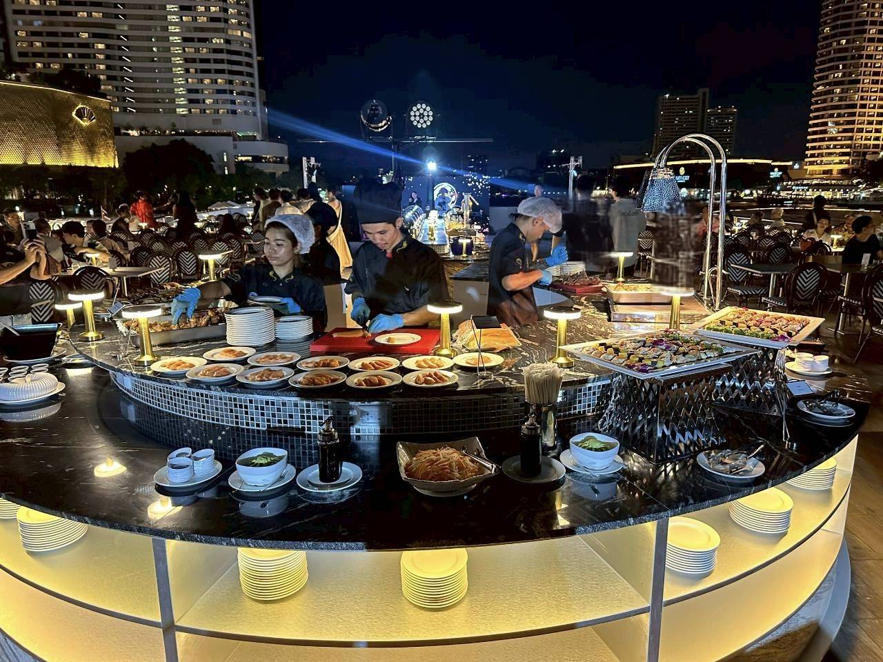 Countdown: วันปีใหม่ เคานท์ดาวน์!! Noah Cruise (โปรแกรม Celebrate New Year Eve 2026 Dinner Cruise) วันพุธ ที่ 31 ธันวาคม 2568