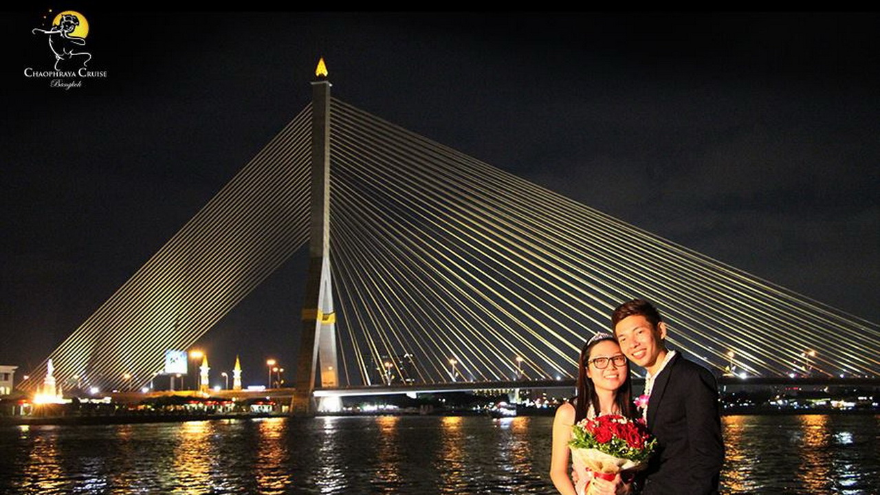 Dinner: เจ้าพระยา Chaophraya Cruise (โปรแกรม AMAZING DINNER CRUISE)