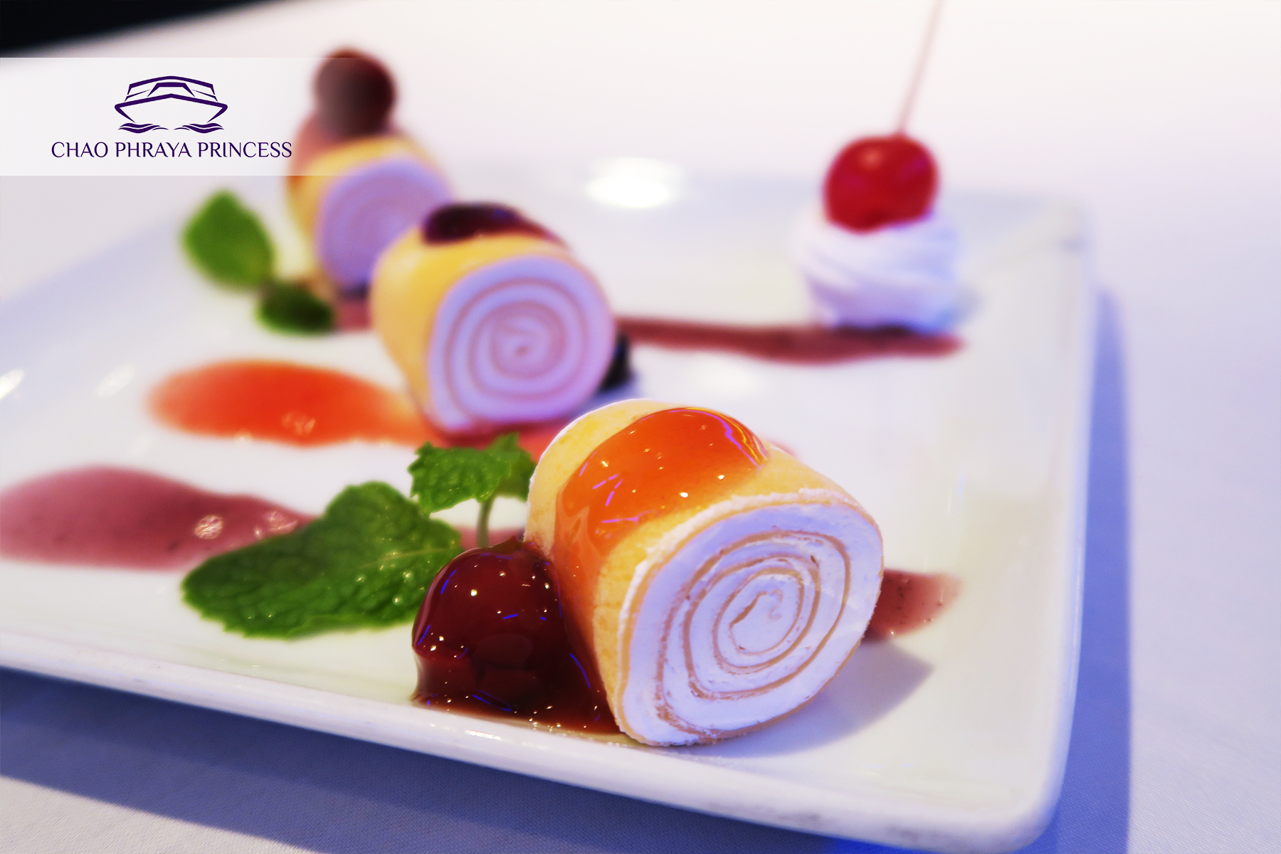 Dinner: เจ้าพระยา ChaophrayaPrincess Cruise (โปรแกรม Dinner Cruise)-ICON SIAM /ASIATIQUE Pier