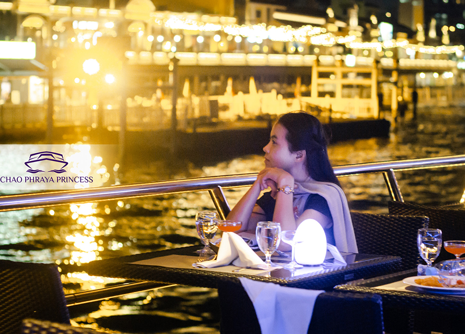 Dinner: เจ้าพระยา ChaophrayaPrincess Cruise (โปรแกรม Dinner Cruise)-ICON SIAM /ASIATIQUE Pier