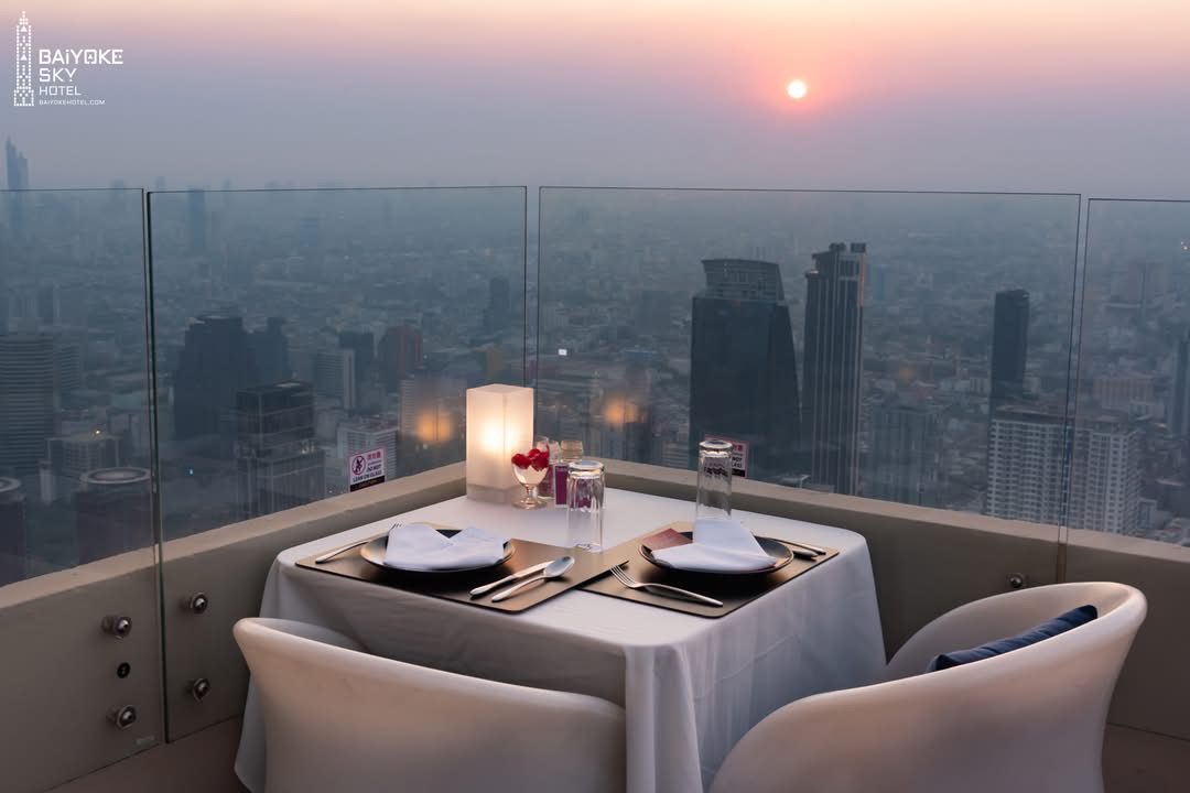 Dinner: วันวาเลนไทน์!! ตึกใบหยกสกาย Outdoor Sky Box ชั้น 81 – Special Menu & International Premium Buffet บุฟเฟ่ต์ไม่จำกัดเวลา วันเสาร์ ที่ 14 กุมภาพันธ์ 2569