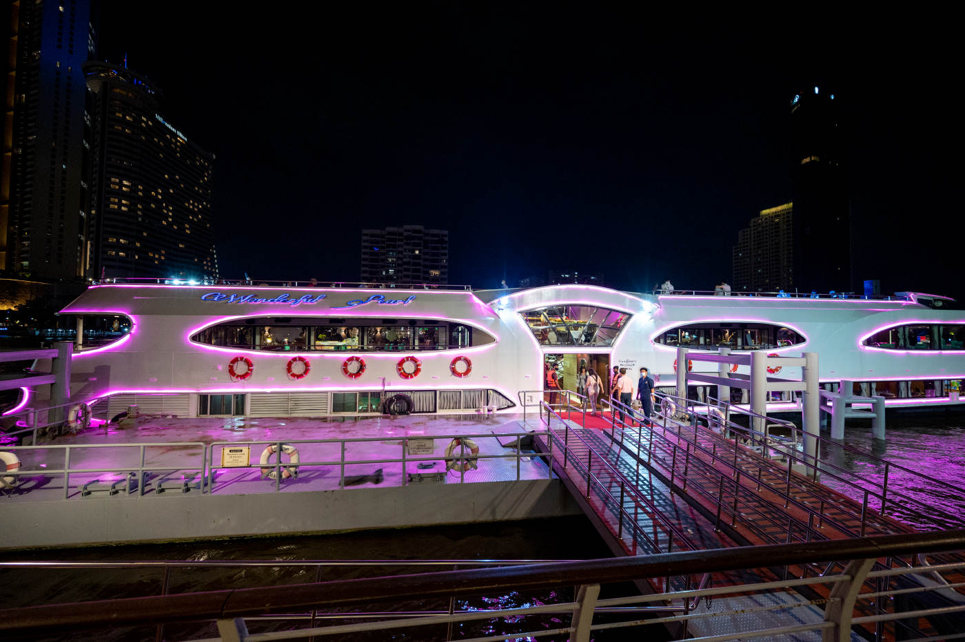 Dinner: วันปีใหม่ เคานท์ดาวน์!! Wonderful Pearl Cruise (โปรแกรม Celebrate New Year Eve 2026 Dinner Cruise) วันพุธ ที่ 31 ธันวาคม 2568