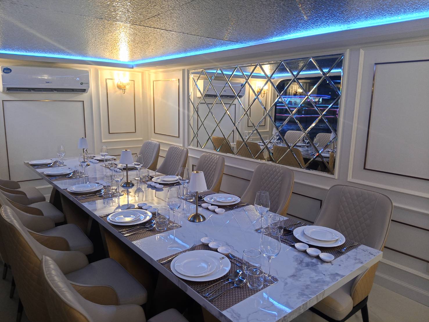 Countdown: วันปีใหม่ เคานท์ดาวน์!! Noah Cruise (โปรแกรม Celebrate New Year Eve 2026 Dinner Cruise) วันพุธ ที่ 31 ธันวาคม 2568