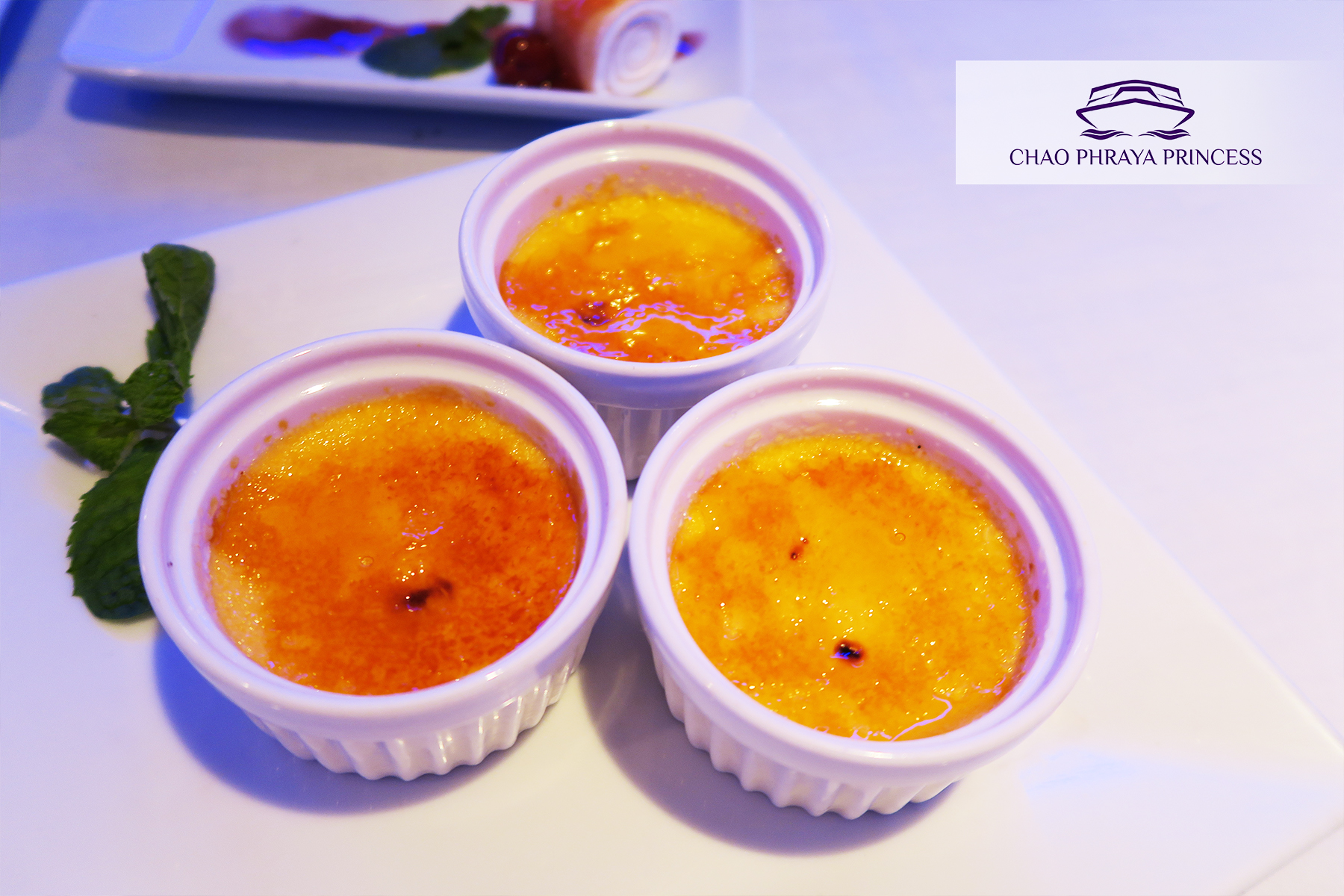 Dinner: เจ้าพระยา ChaophrayaPrincess Cruise (โปรแกรม Dinner Cruise)-ICON SIAM /ASIATIQUE Pier