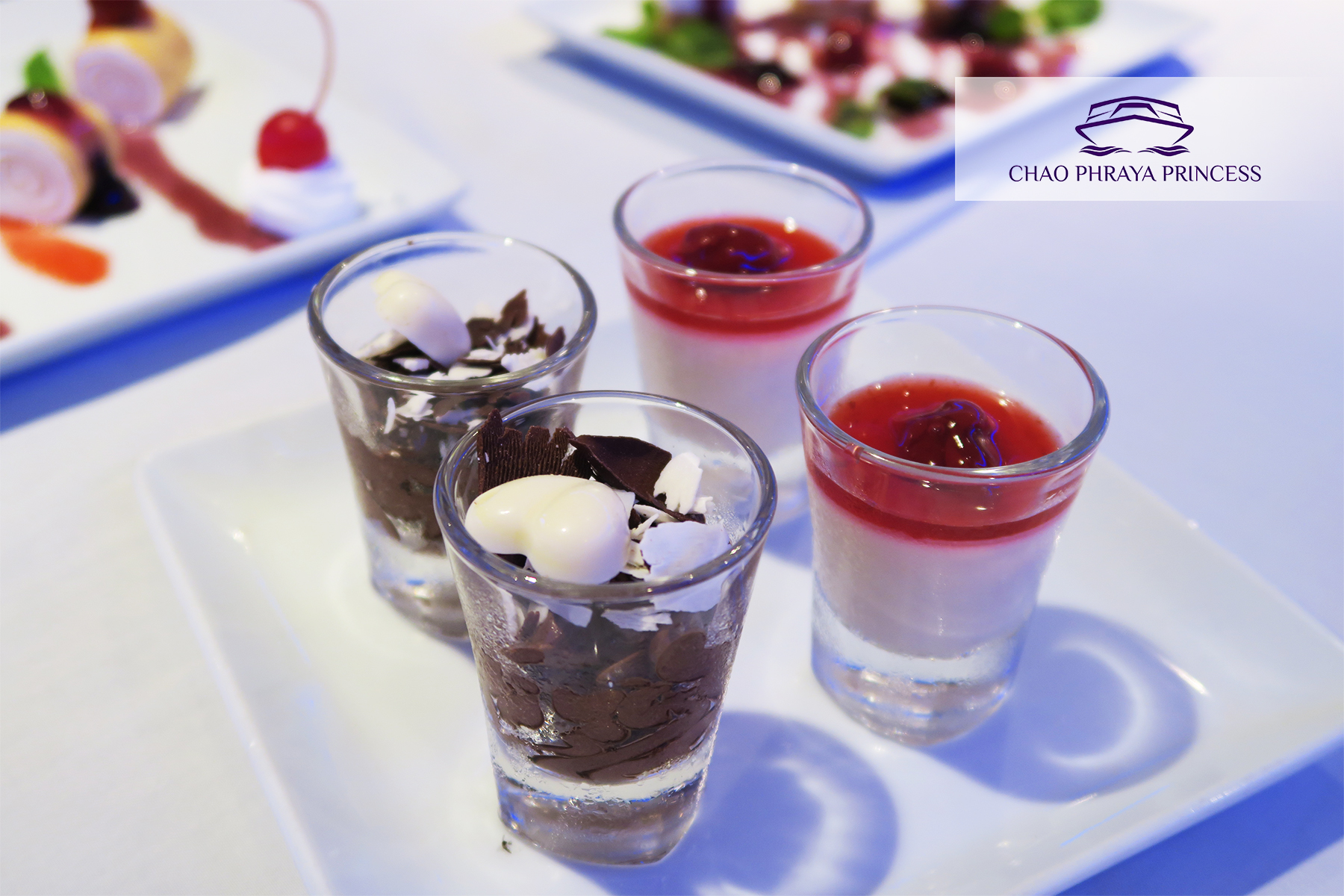 Dinner: เจ้าพระยา ChaophrayaPrincess Cruise (โปรแกรม Dinner Cruise)-ICON SIAM /ASIATIQUE Pier