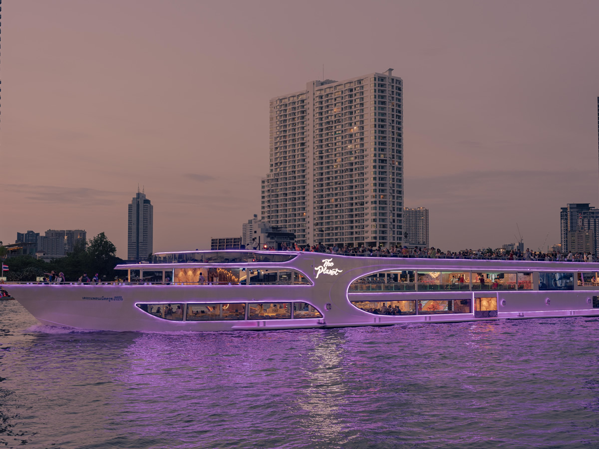 Dinner: เจ้าพระยา The Planet Cruise  Free!! Mini Birthday Cake