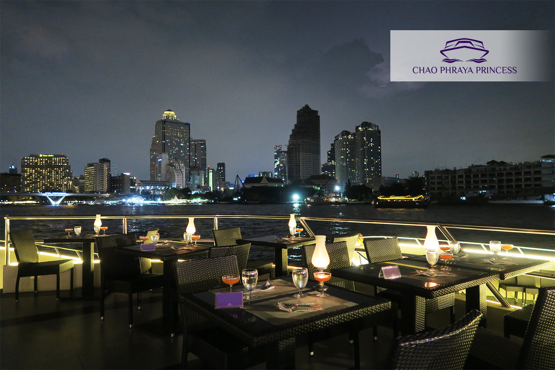 Dinner: เจ้าพระยา ChaophrayaPrincess Cruise (โปรแกรม Dinner Cruise)-ICON SIAM /ASIATIQUE Pier