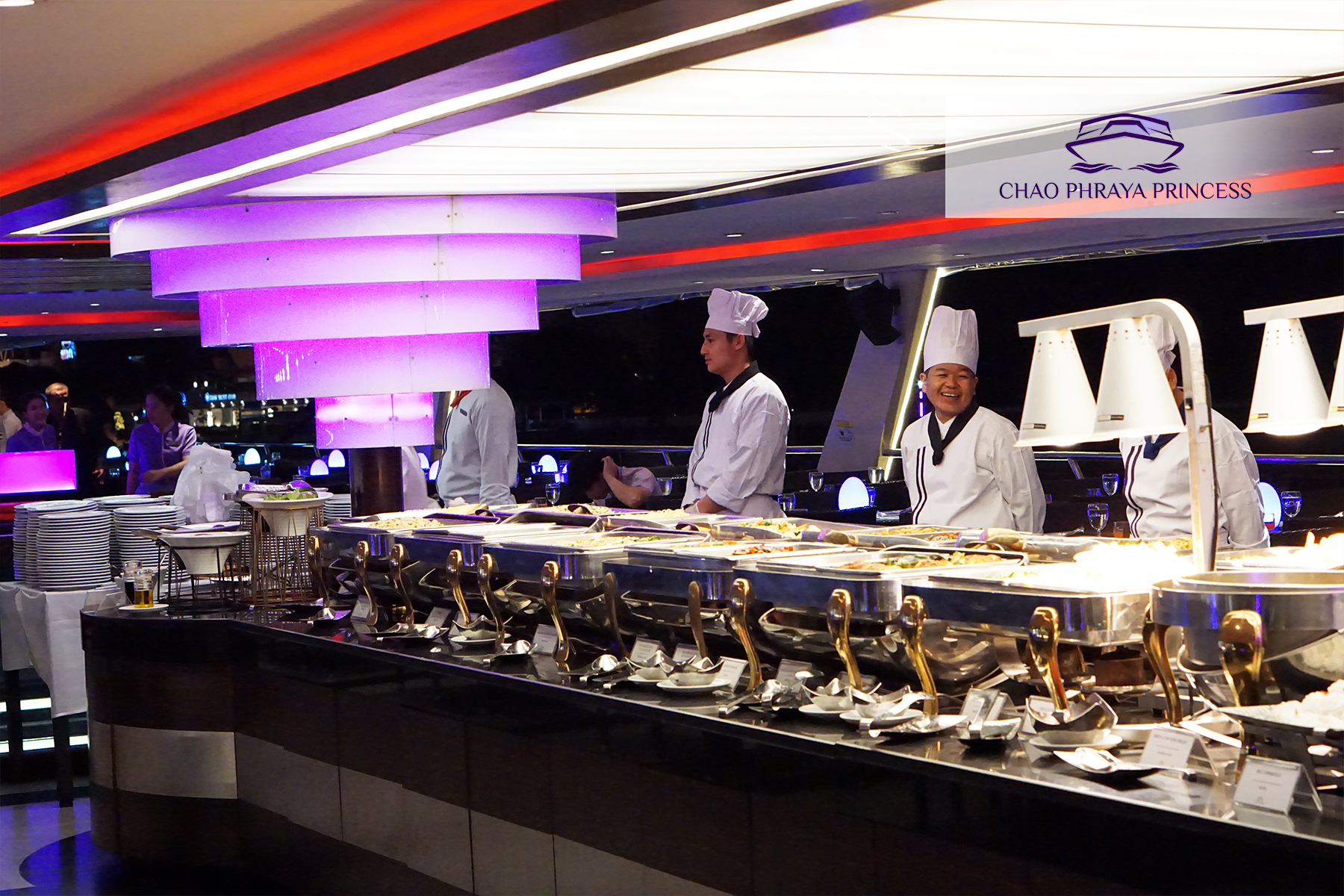 Dinner: เจ้าพระยา ChaophrayaPrincess Cruise (โปรแกรม Dinner Cruise)-ICON SIAM /ASIATIQUE Pier