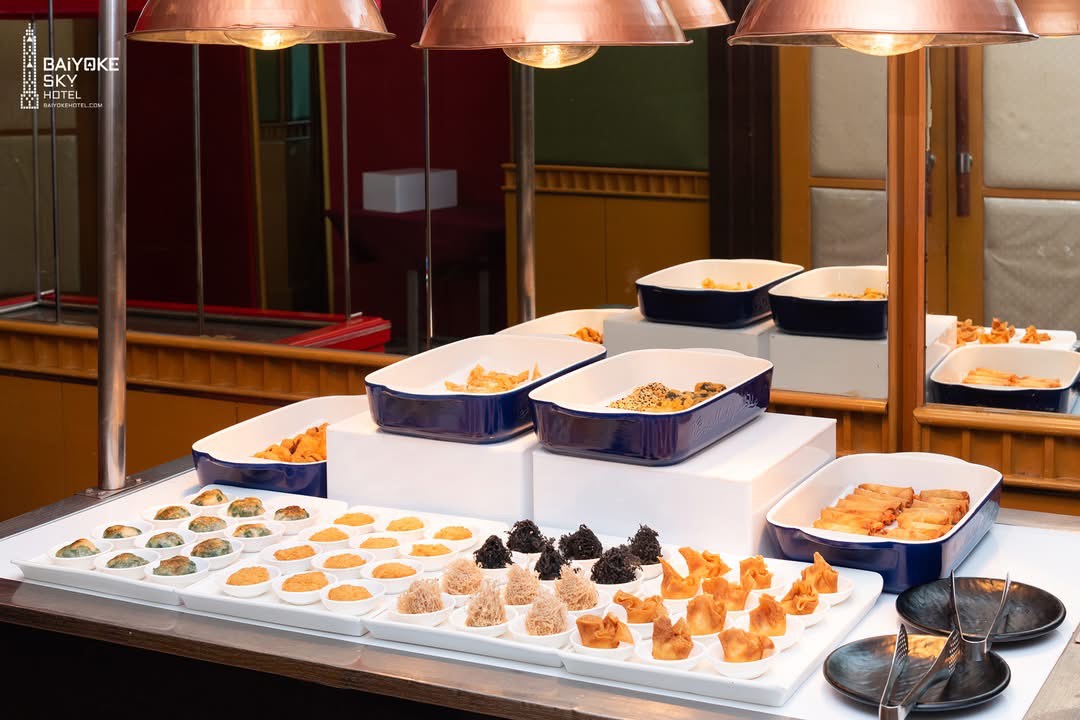 Dinner: ตึกใบหยกสกาย Stella Palace Restaurant ชั้น 79 – Premium Chinese Grill + Steak Buffet บุฟเฟ่ต์ 2 ชม.