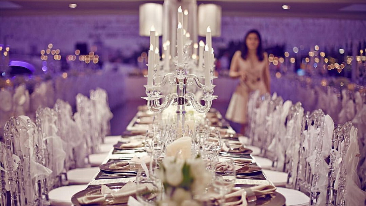 Dinner: เจ้าพระยา Chaophraya Cruise (โปรแกรม AMAZING DINNER CRUISE)