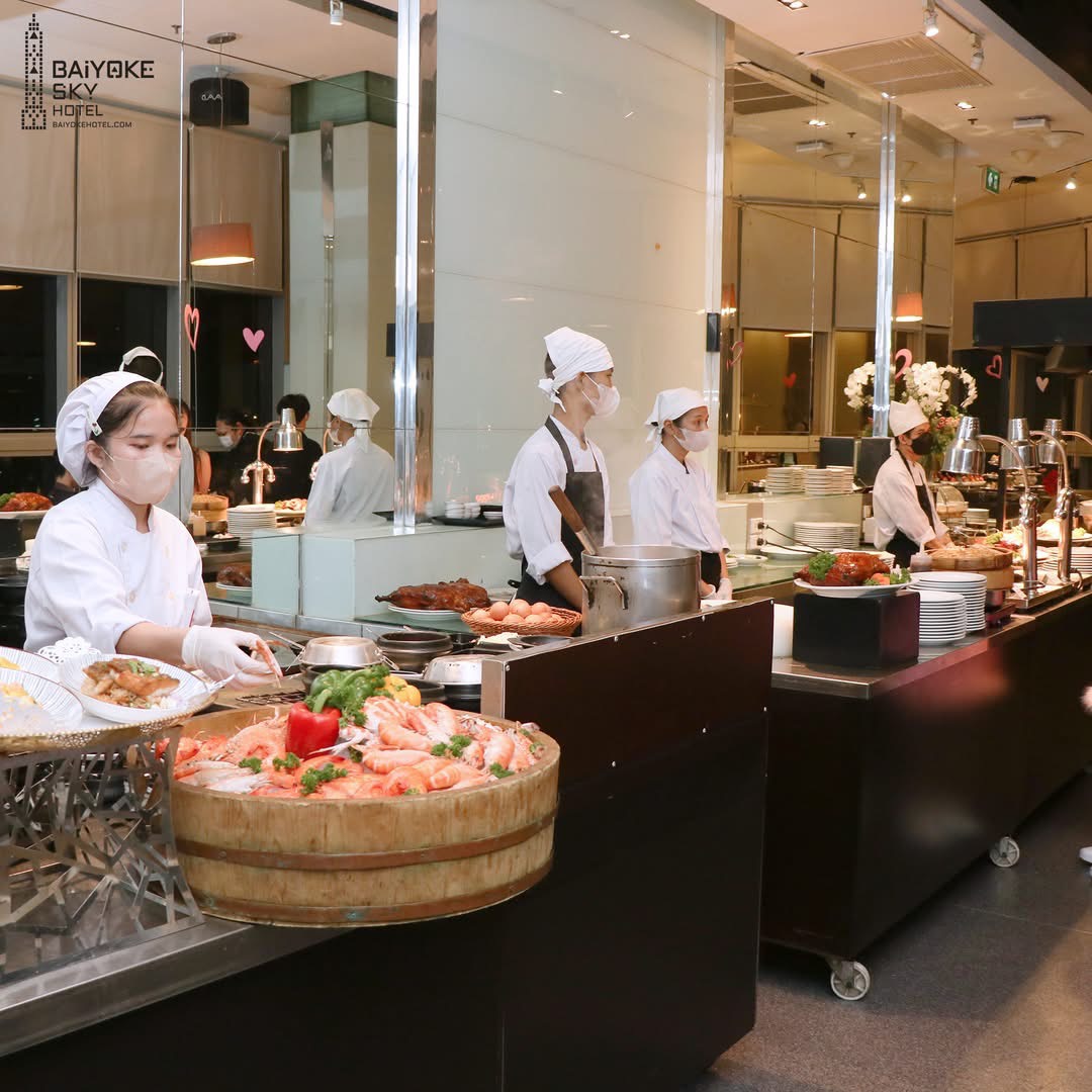 Dinner: วันวาเลนไทน์!! ตึกใบหยกสกาย Outdoor Sky Box ชั้น 81 – Special Menu & International Premium Buffet บุฟเฟ่ต์ไม่จำกัดเวลา วันเสาร์ ที่ 14 กุมภาพันธ์ 2569