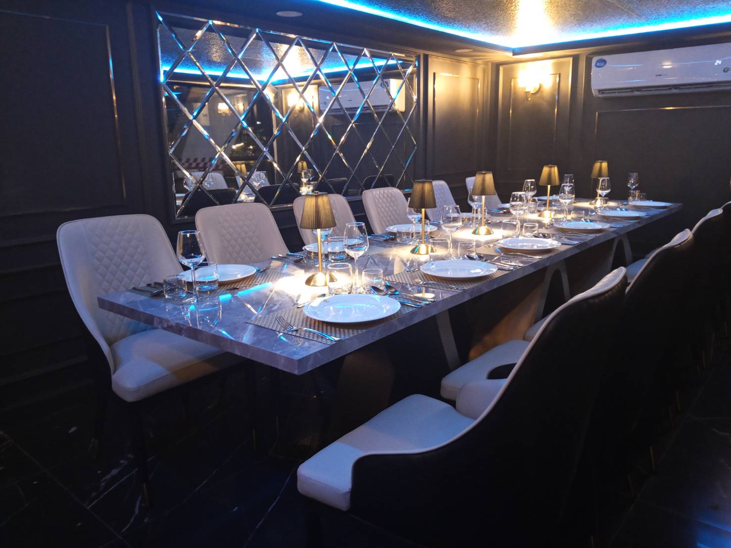 Countdown: วันปีใหม่ เคานท์ดาวน์!! Noah Cruise (โปรแกรม Celebrate New Year Eve 2026 Dinner Cruise) วันพุธ ที่ 31 ธันวาคม 2568