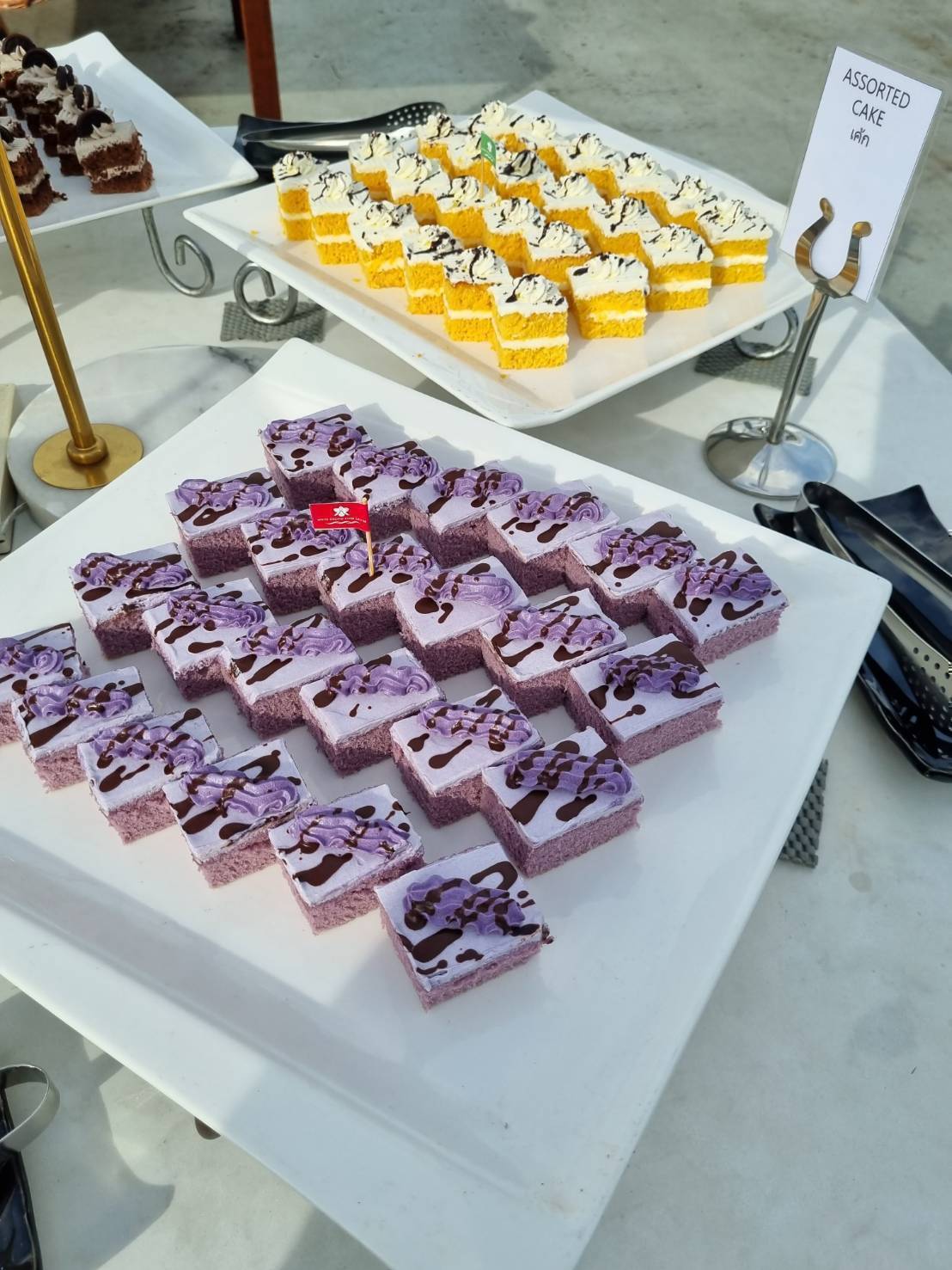 Dinner: เจ้าพระยา THE LUXURY WHITE Promotion!! มา 4 จ่าย 3 Free Flow!! ไวน์ขาว ไวน์แดง เบียร์สด น้ำอัดลม