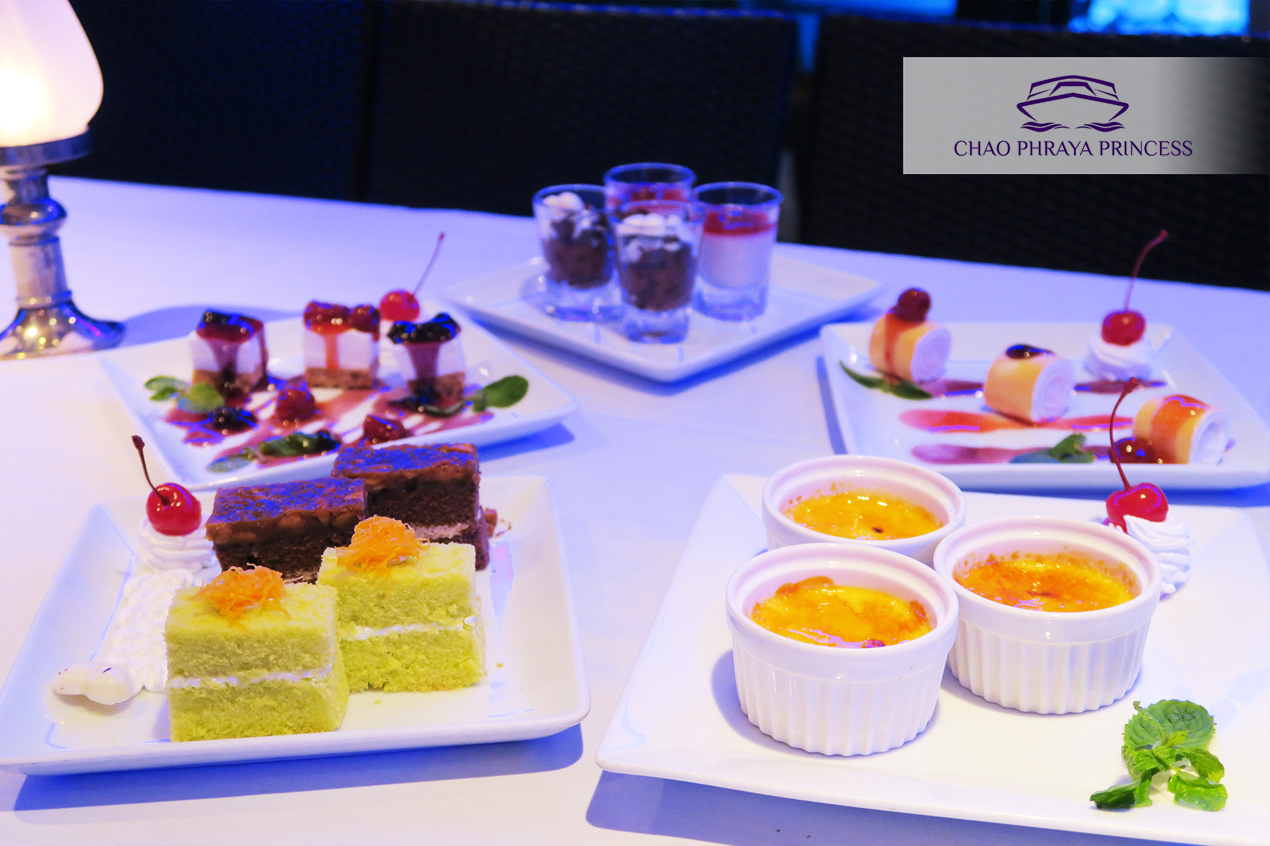 Dinner: เจ้าพระยา ChaophrayaPrincess Cruise (โปรแกรม Dinner Cruise)-ICON SIAM /ASIATIQUE Pier