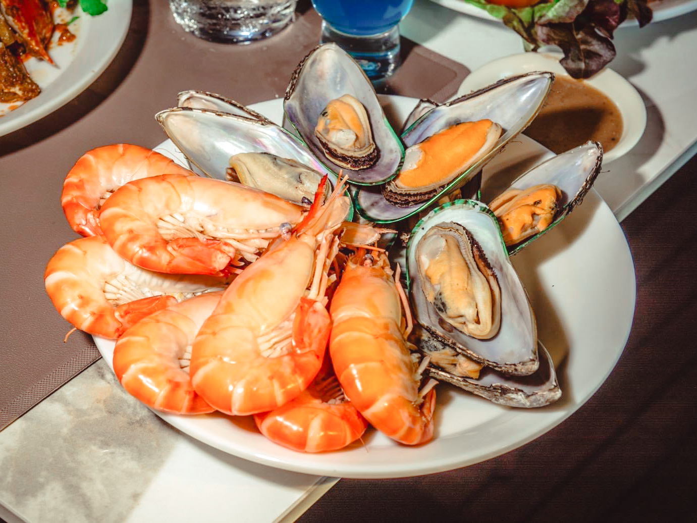 Dinner: เจ้าพระยา The Planet Cruise  Free!! Mini Birthday Cake