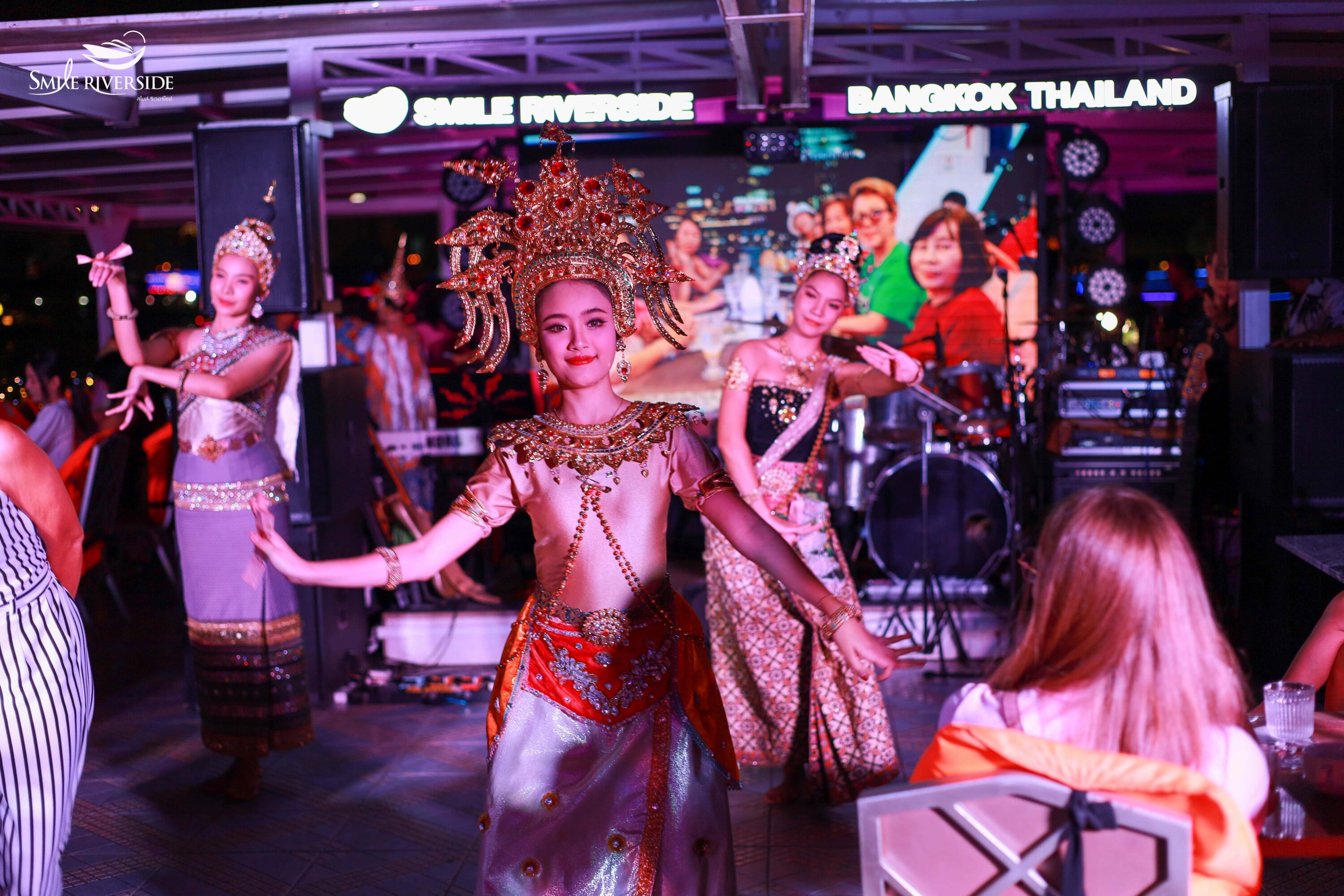 Dinner: วันปีใหม่ เคานท์ดาวน์!! Smile Riverside Cruise - Program A (โปรแกรม Celebrate New Year Eve 2026 Dinner Cruise) วันพุธ ที่ 31 ธันวาคม 2568
