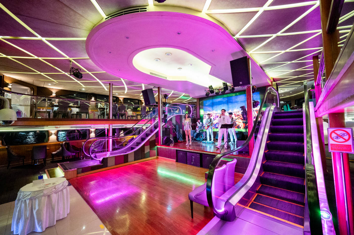 Dinner: วันปีใหม่ เคานท์ดาวน์!! Wonderful Pearl Cruise (โปรแกรม Celebrate New Year Eve 2026 Dinner Cruise) วันพุธ ที่ 31 ธันวาคม 2568