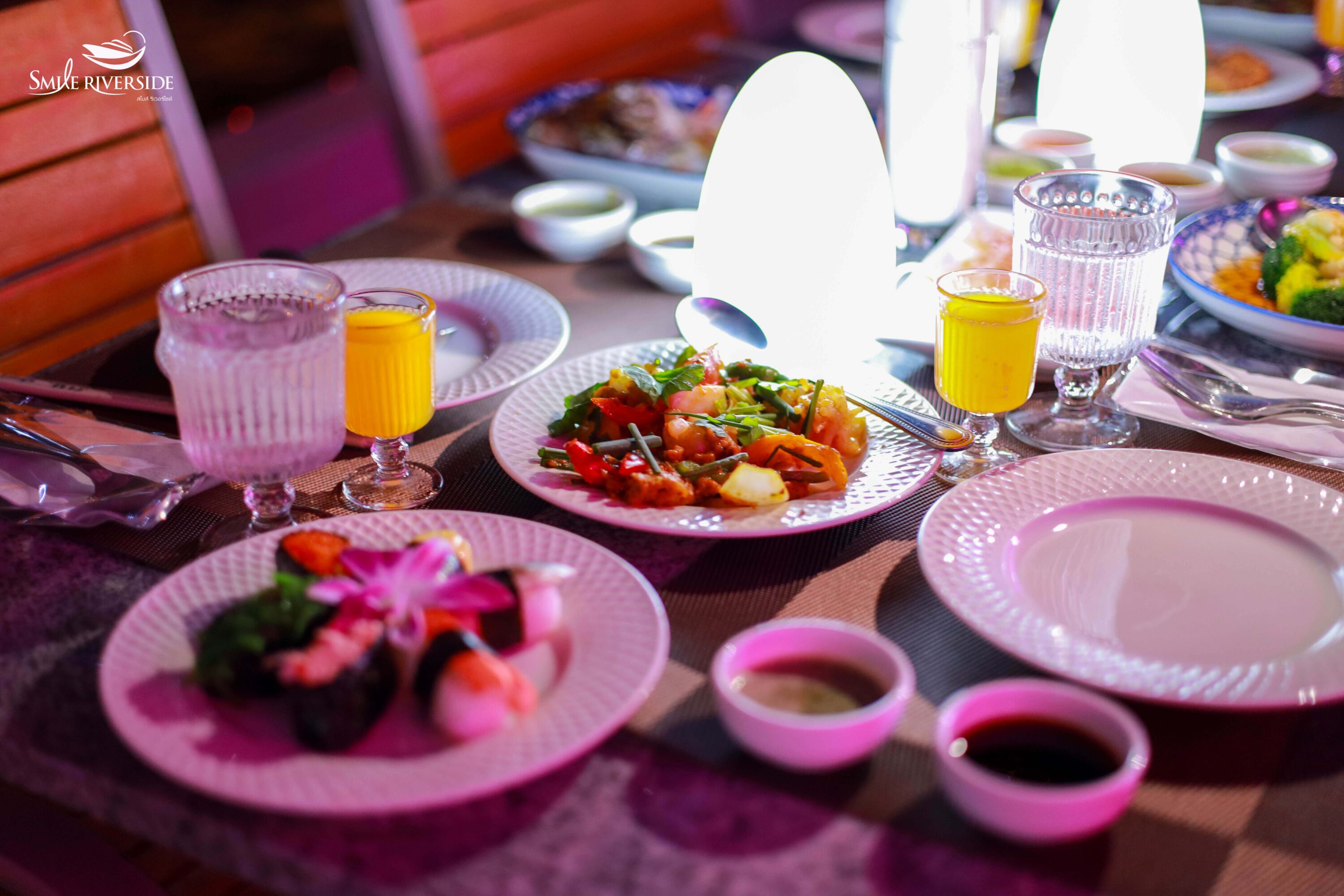 Dinner: วันปีใหม่ เคานท์ดาวน์!! Smile Riverside Cruise - Program B (โปรแกรม Celebrate New Year Eve 2026 Dinner Cruise) วันพุธ ที่ 31 ธันวาคม 2568