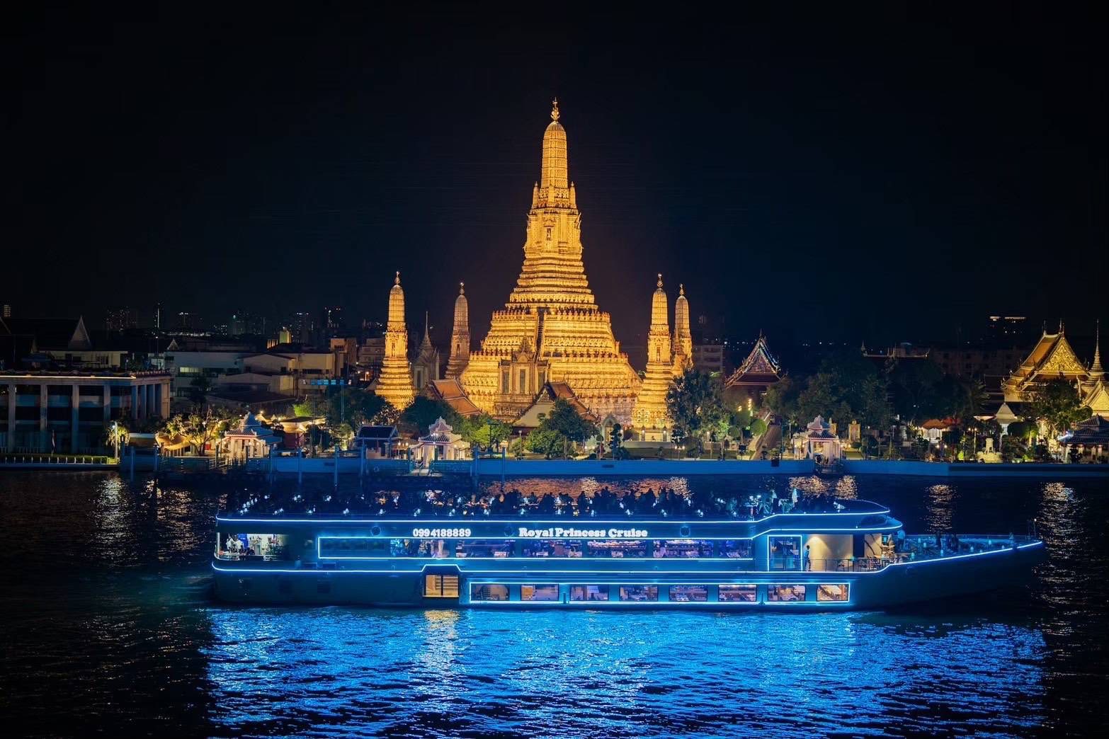 Dinner: เจ้าพระยา Royal Princess Cruise  Free!! Birthday Cake