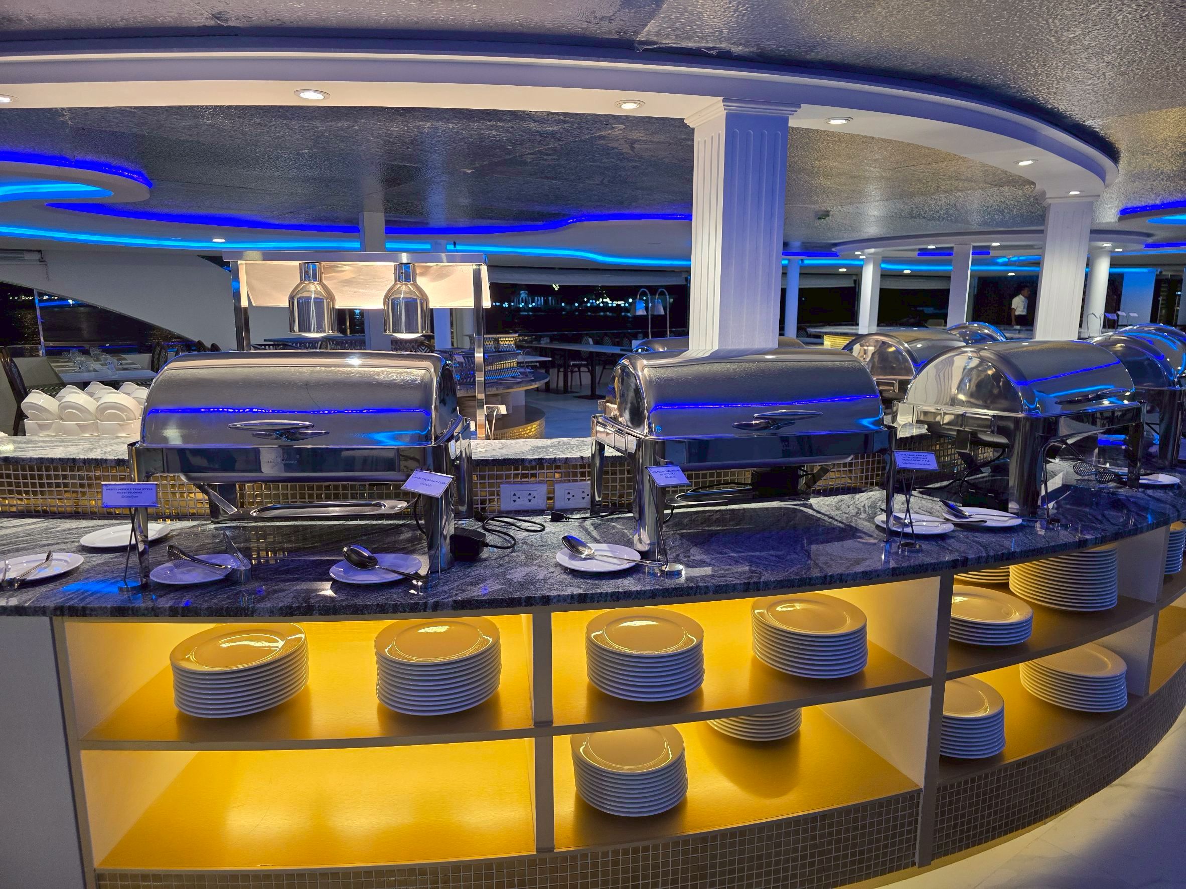 Countdown: วันปีใหม่ เคานท์ดาวน์!! Noah Cruise (โปรแกรม Celebrate New Year Eve 2026 Dinner Cruise) วันพุธ ที่ 31 ธันวาคม 2568