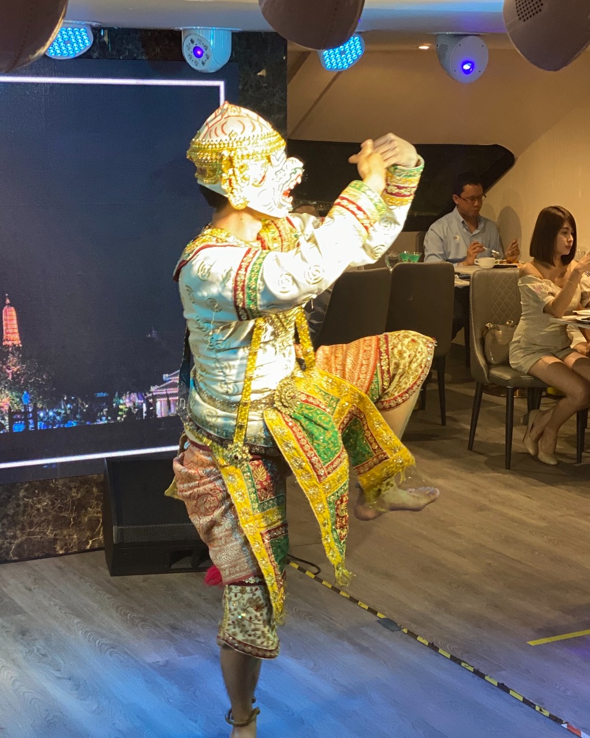 Dinner: เจ้าพระยา VIVA Alangka Cruise Promotion!! มา 4 จ่าย 3  Free!! Flow Beer Free!! Mini Birthday Cake