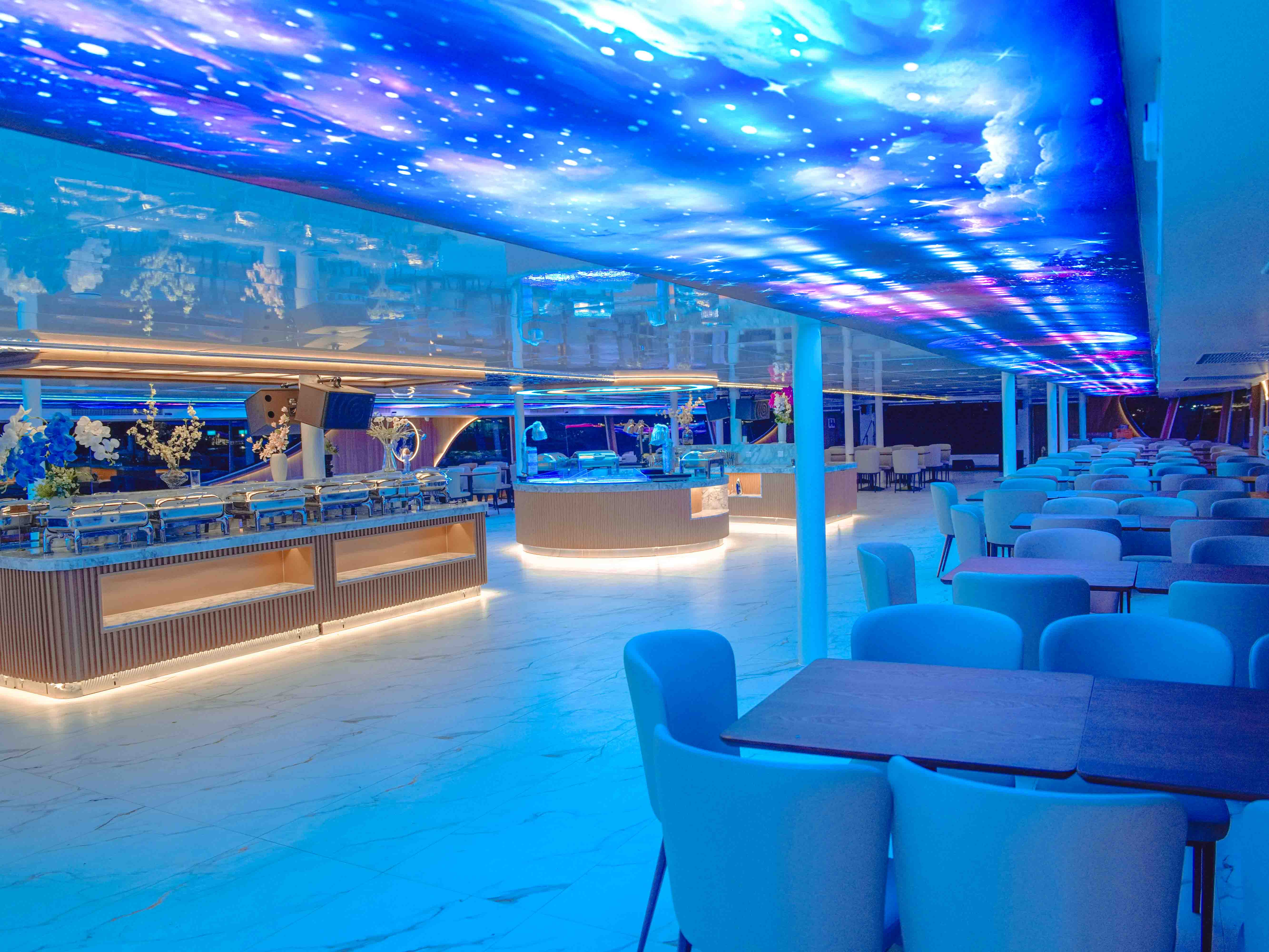 Dinner: เจ้าพระยา Royal Princess Cruise  Free!! Birthday Cake