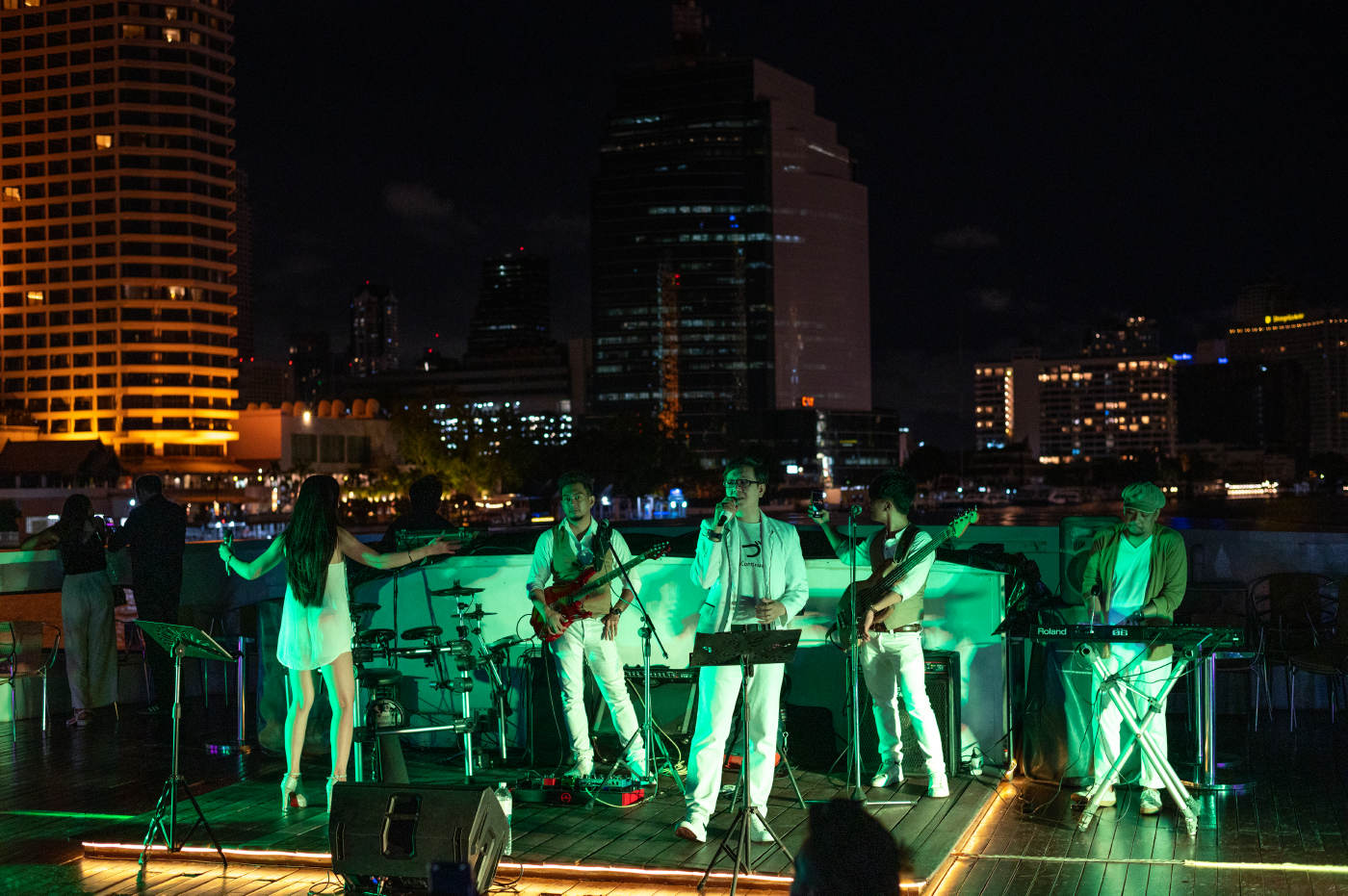 Dinner: วันปีใหม่ เคานท์ดาวน์!! Wonderful Pearl Cruise (โปรแกรม Celebrate New Year Eve 2026 Dinner Cruise) วันพุธ ที่ 31 ธันวาคม 2568