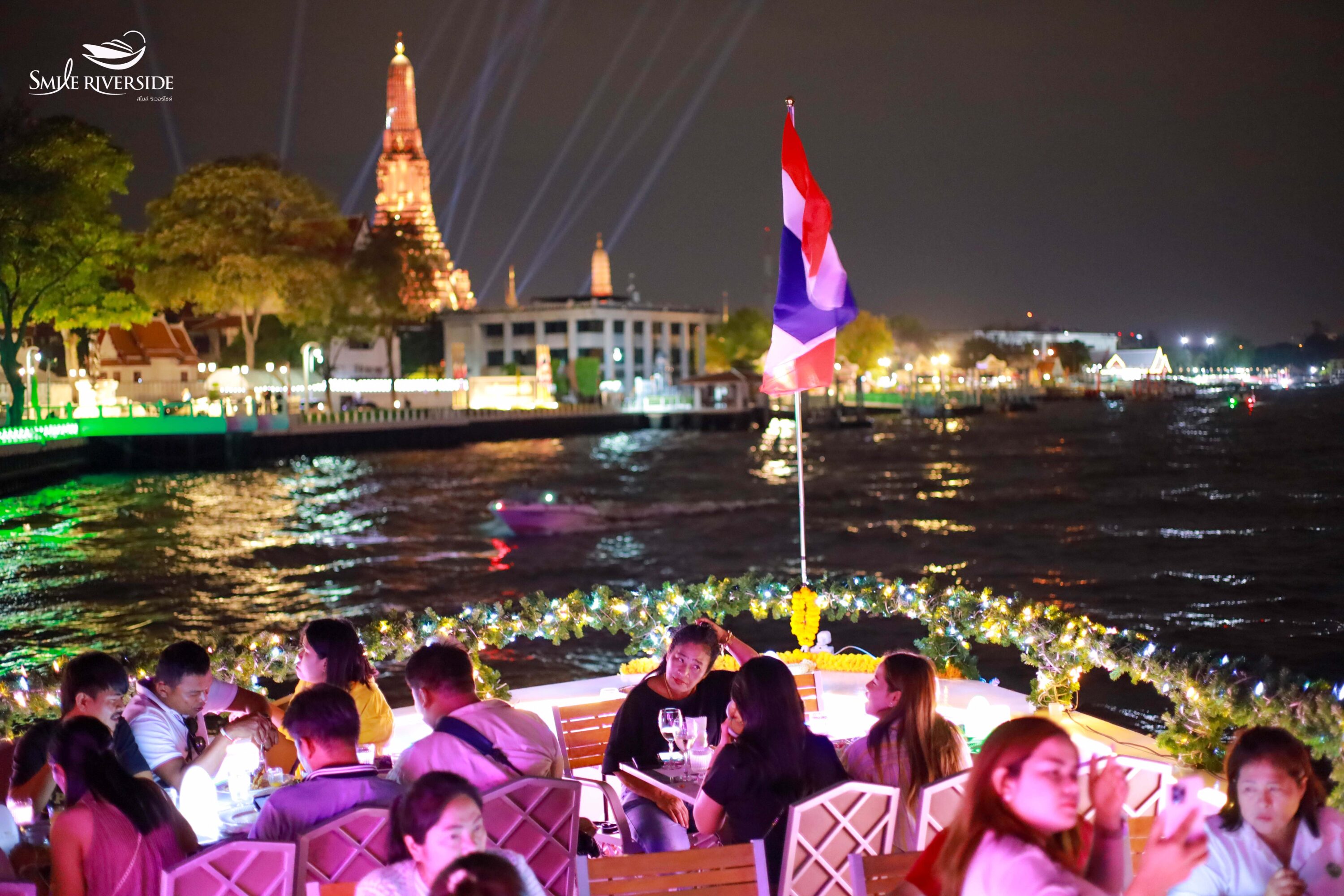 Dinner: วันปีใหม่ เคานท์ดาวน์!! Smile Riverside Cruise - Program B (โปรแกรม Celebrate New Year Eve 2026 Dinner Cruise) วันพุธ ที่ 31 ธันวาคม 2568