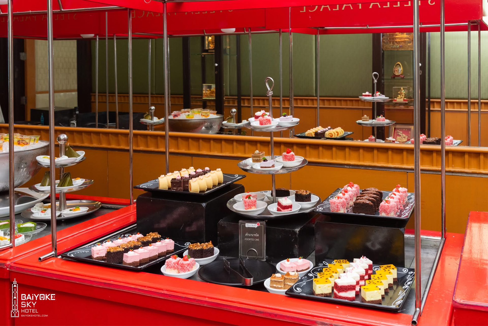 Dinner: ตึกใบหยกสกาย Stella Palace Restaurant ชั้น 79 – Premium Chinese Grill + Steak Buffet บุฟเฟ่ต์ 2 ชม.