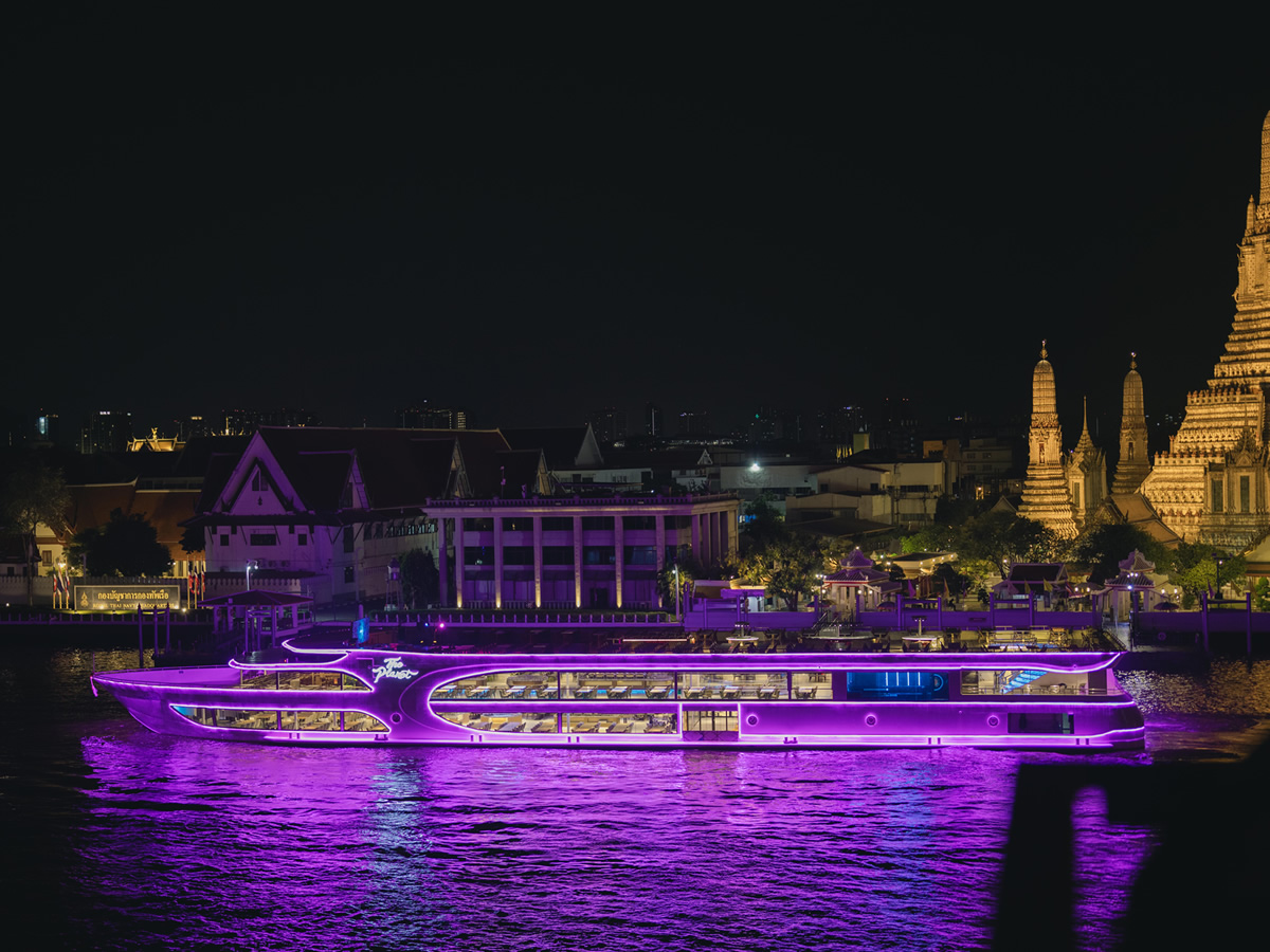 Dinner: เจ้าพระยา The Planet Cruise  Free!! Mini Birthday Cake