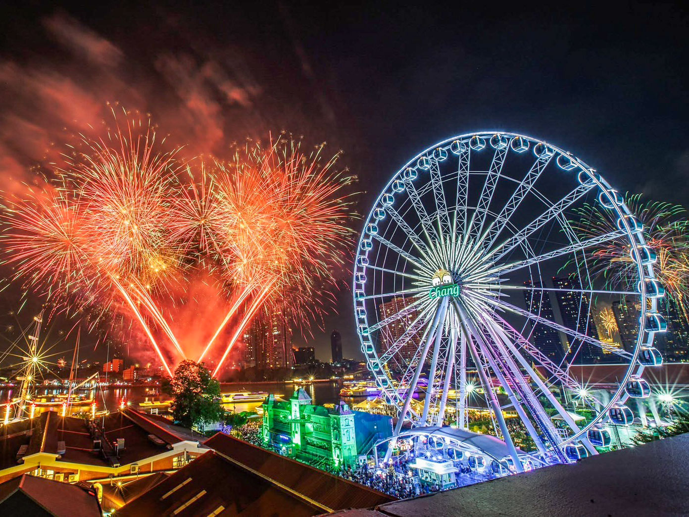 Dinner: เจ้าพระยา The Planet Cruise  Free!! Mini Birthday Cake