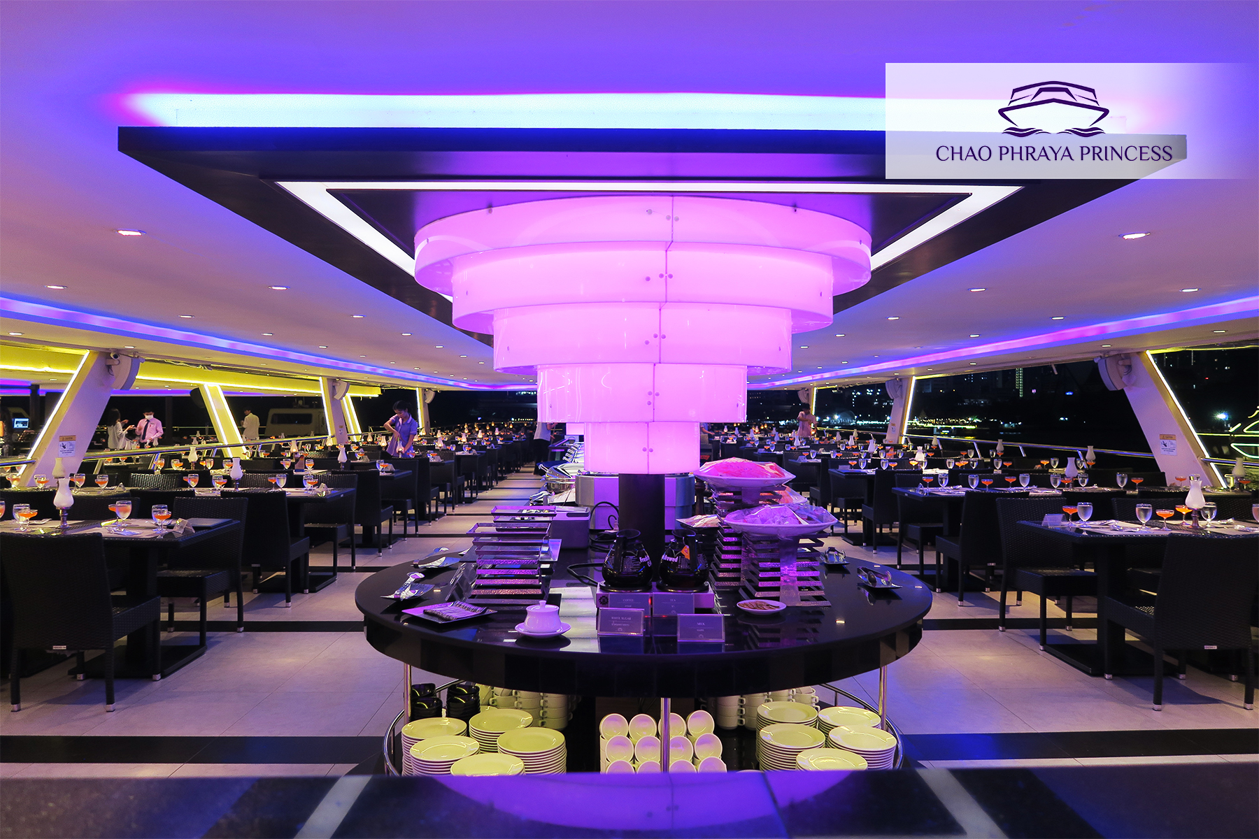 Dinner: เจ้าพระยา ChaophrayaPrincess Cruise (โปรแกรม Dinner Cruise)-ICON SIAM /ASIATIQUE Pier