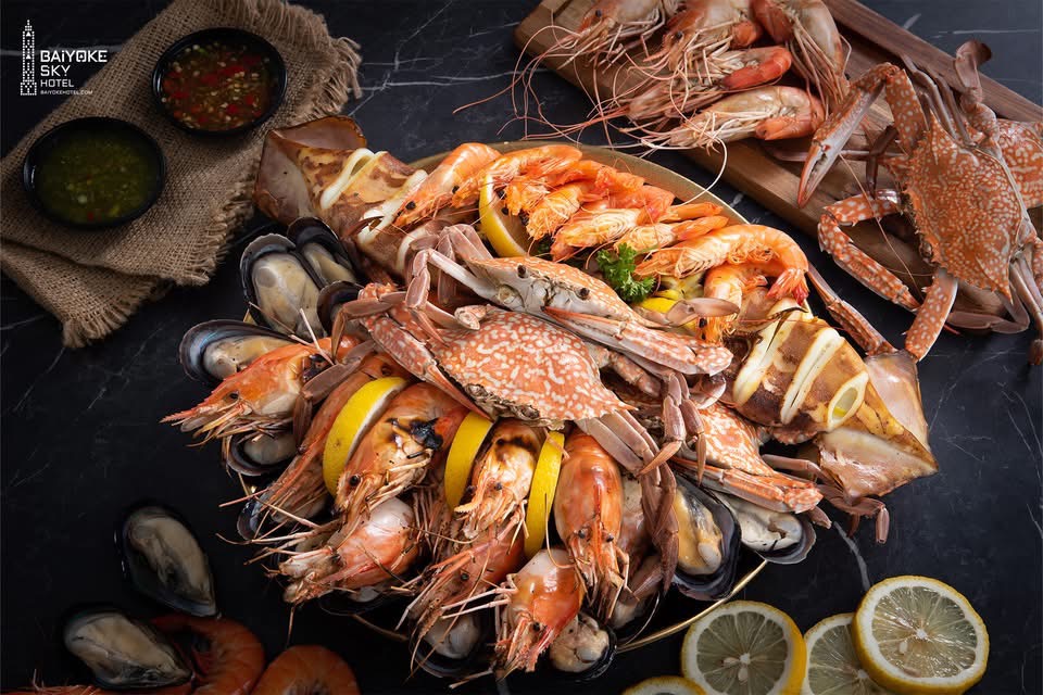 Dinner: ตึกใบหยกสกาย Stella Palace Restaurant ชั้น 79 – Premium Chinese Grill + Steak Buffet บุฟเฟ่ต์ 2 ชม.